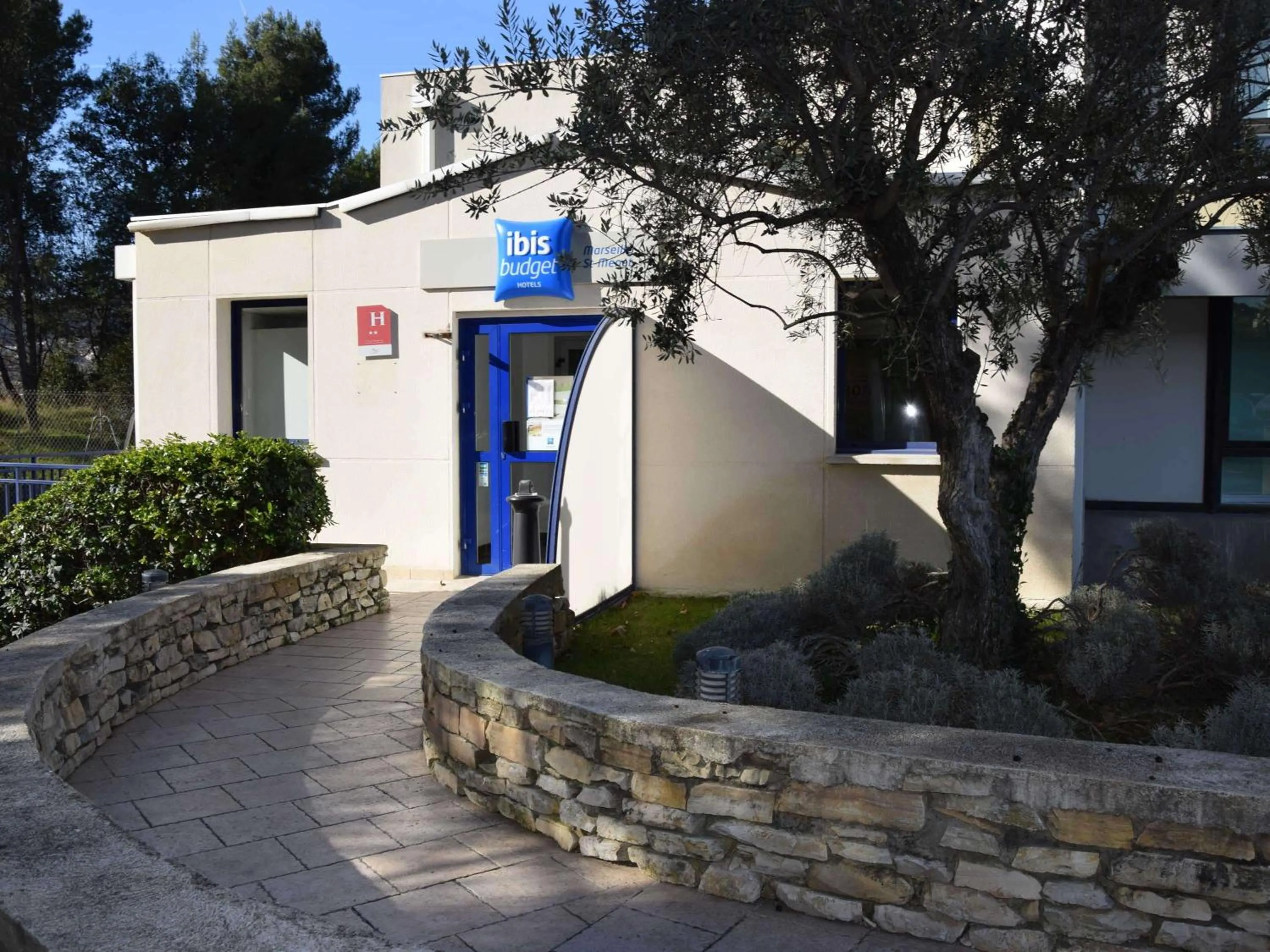 Property building in Ibis Budget Marseille Est Porte d'Aubagne