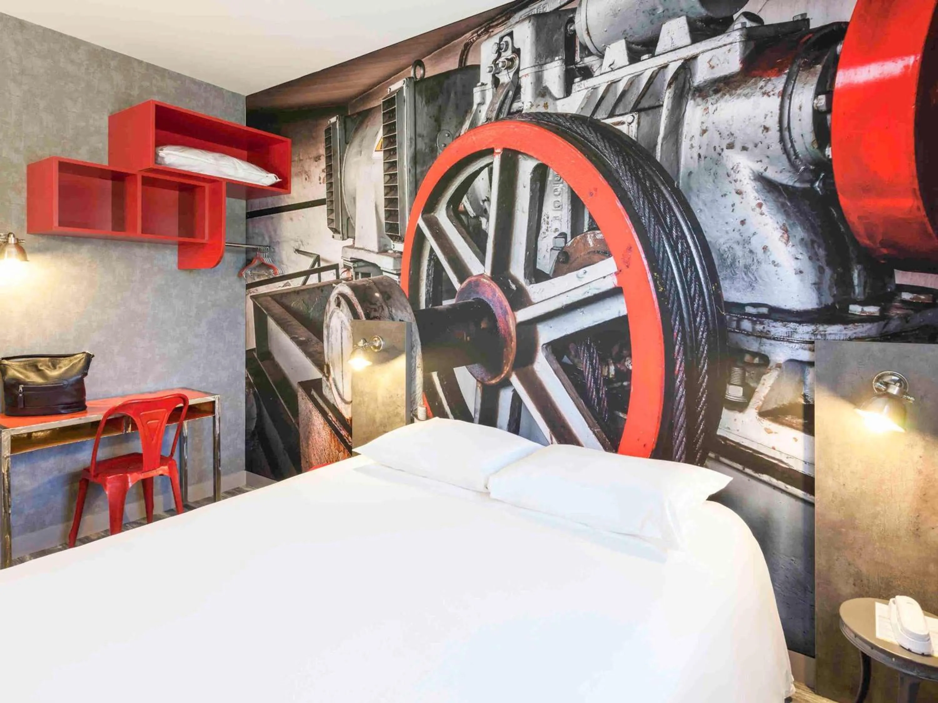 Bedroom, Bed in ibis Styles Vierzon