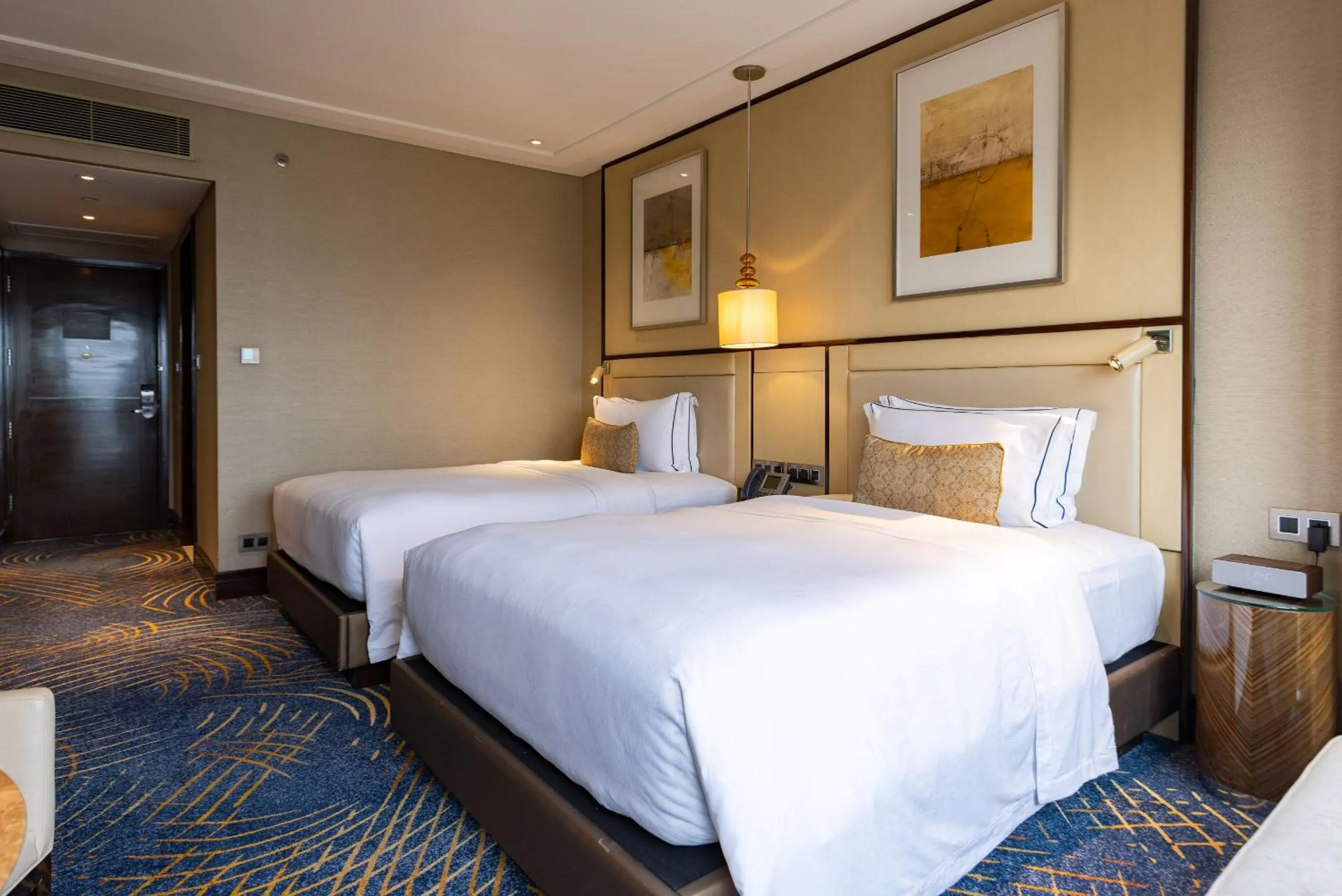 Bedroom, Bed in City Of Dreams - Nüwa Manila