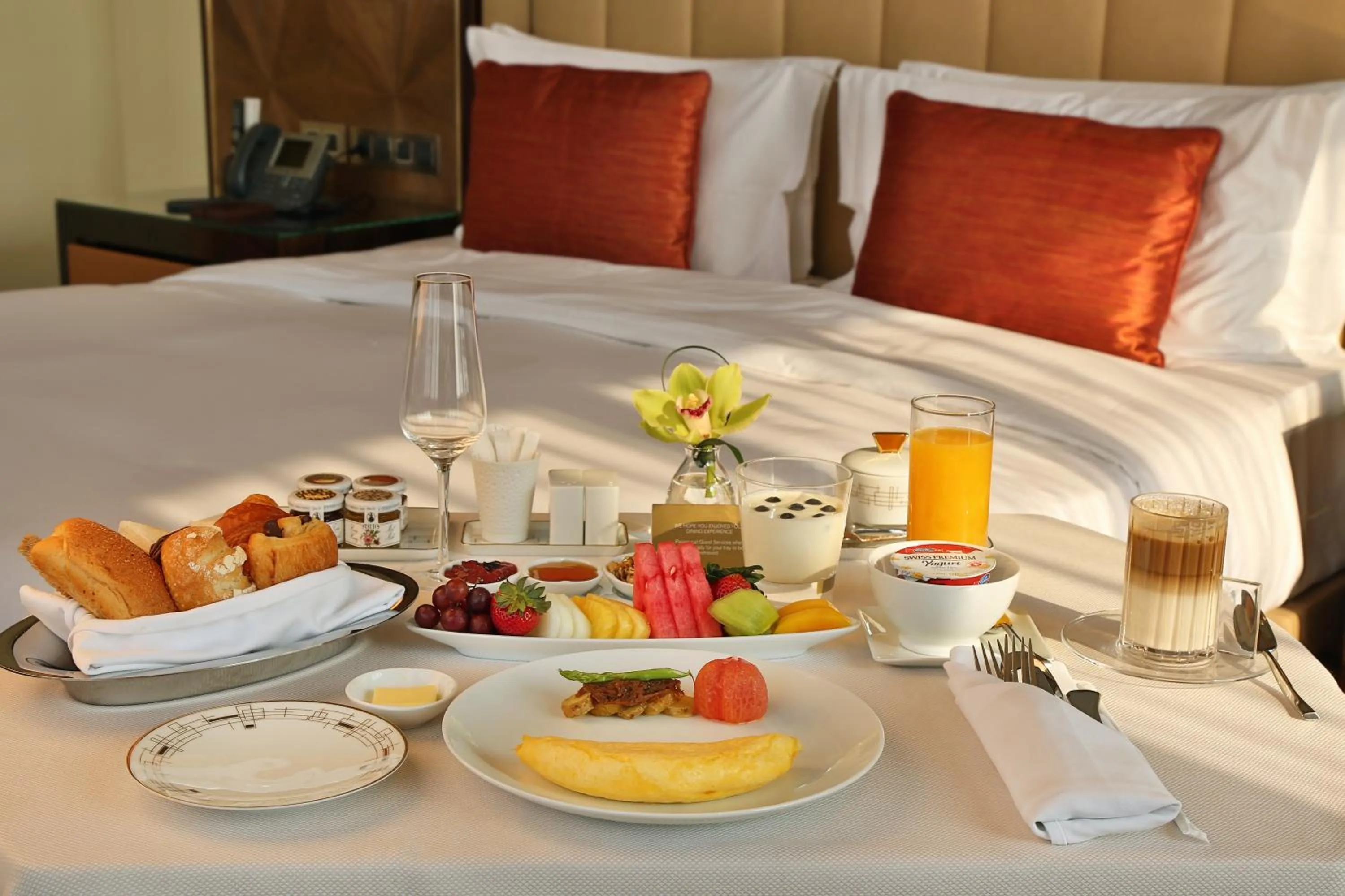 Breakfast, Bed in City Of Dreams - Nüwa Manila