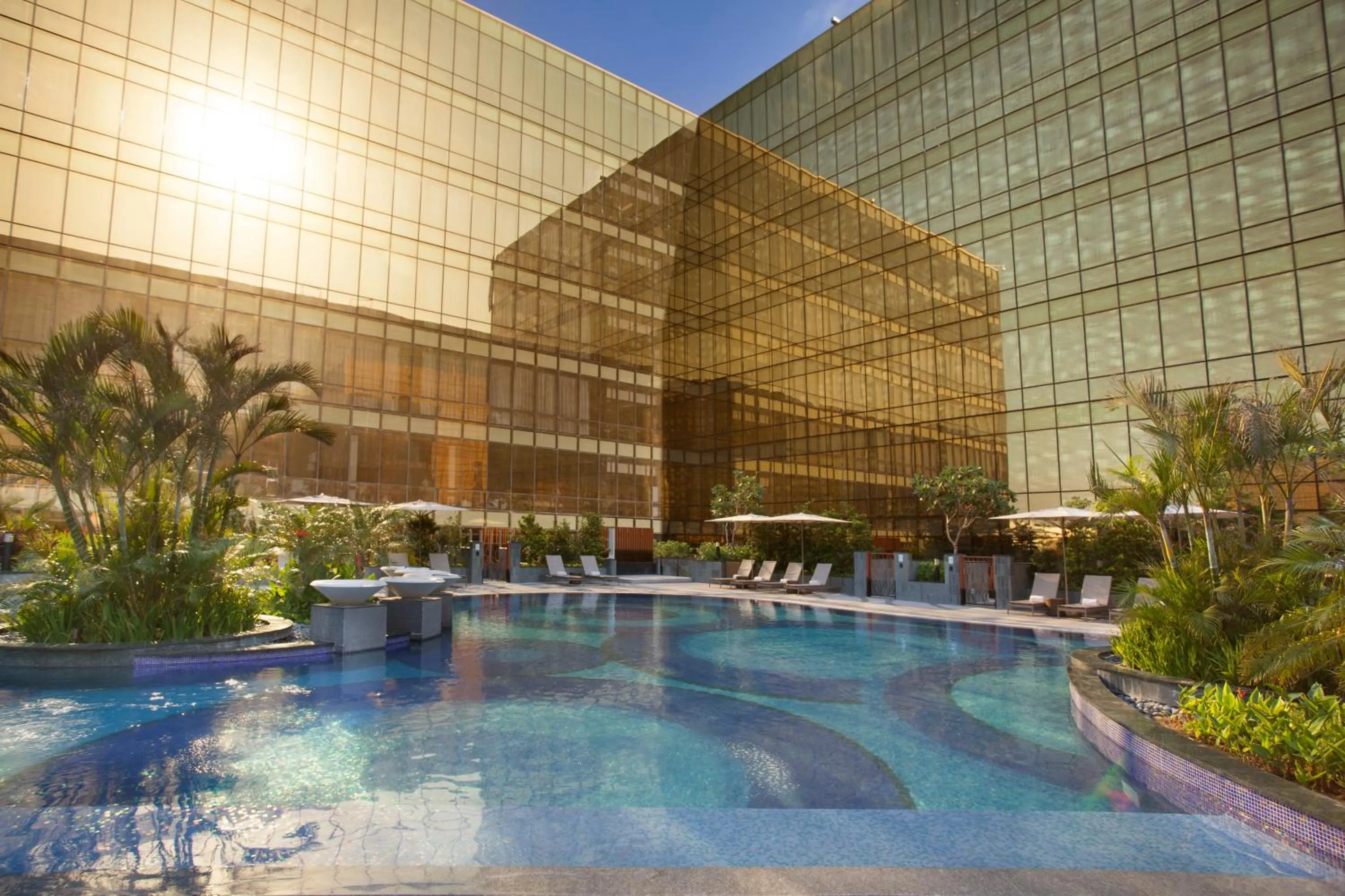 Swimming pool in City Of Dreams - Nüwa Manila