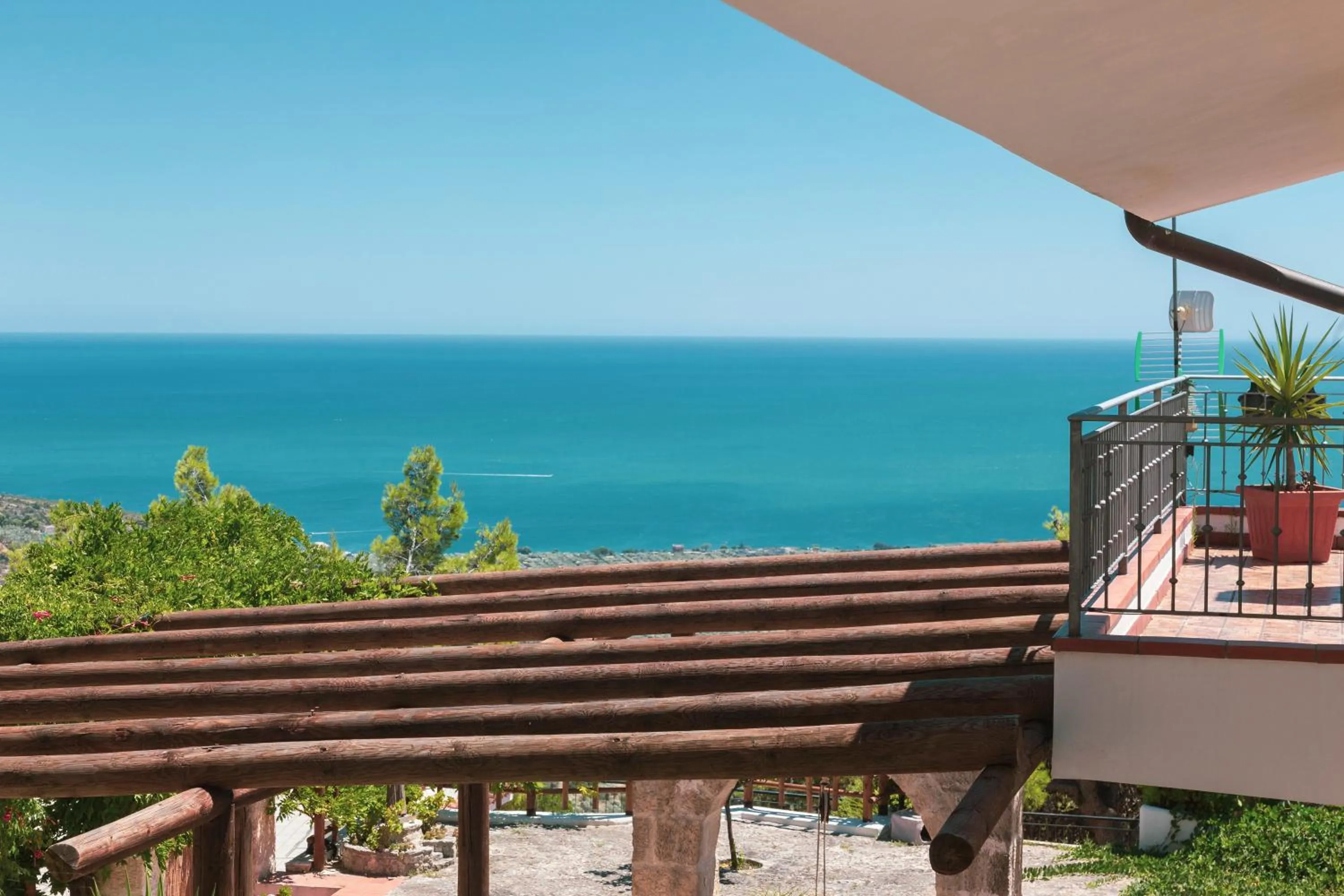 Sea view in B&B La Scapola