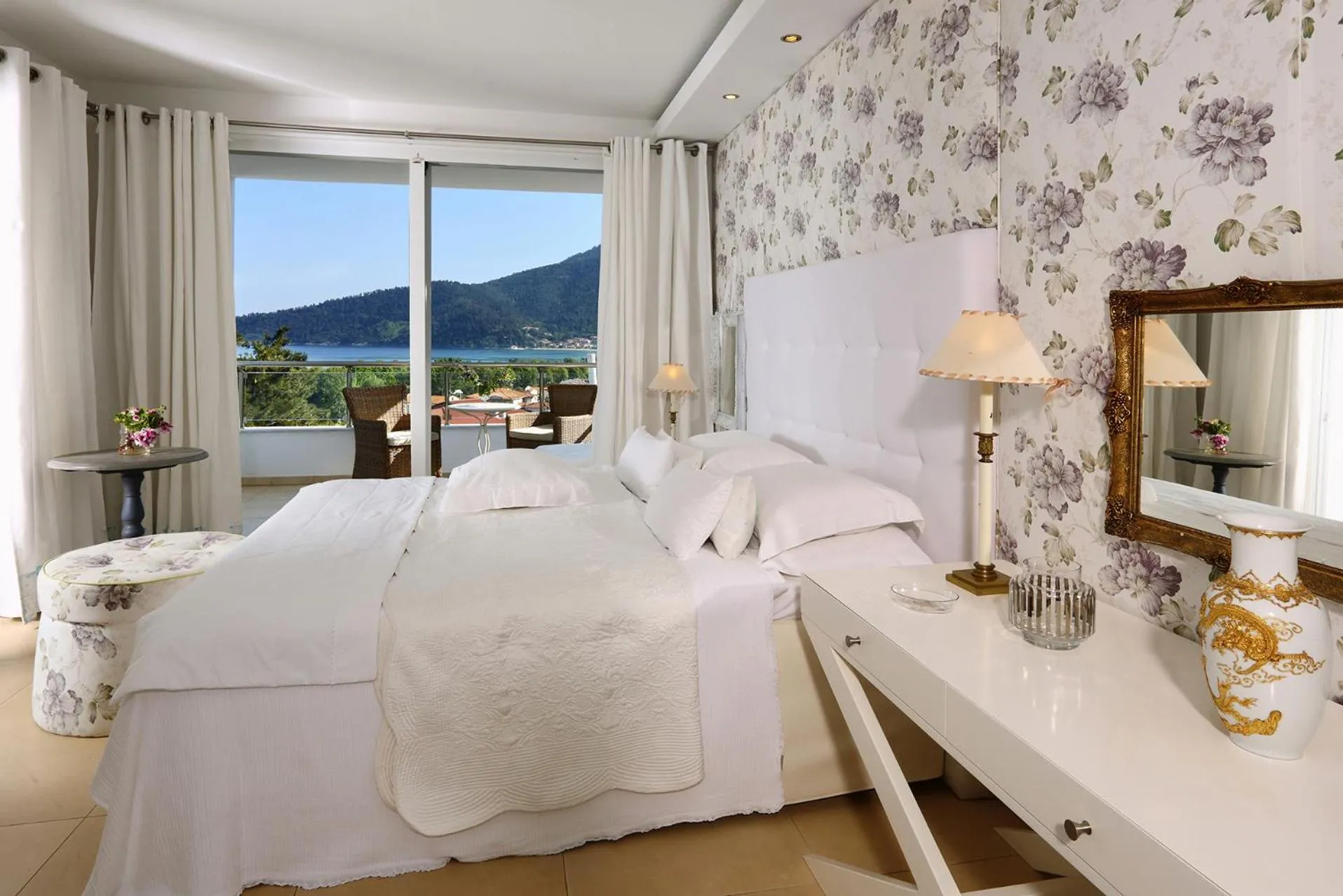Photo of the whole room, Bed in Mare Monte Small Boutique Hotel