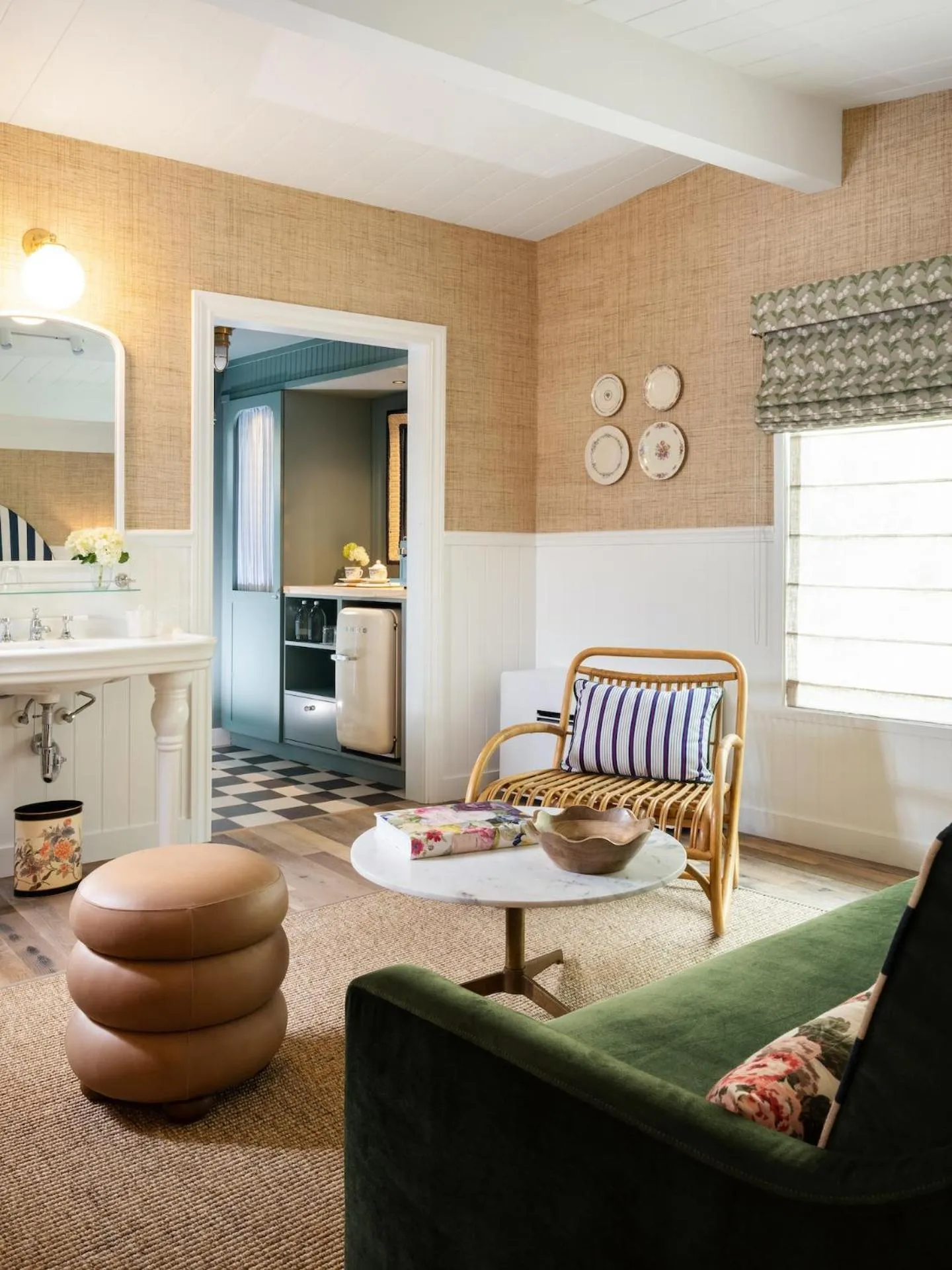 Seating area in Le Petit Pali Laguna Beach