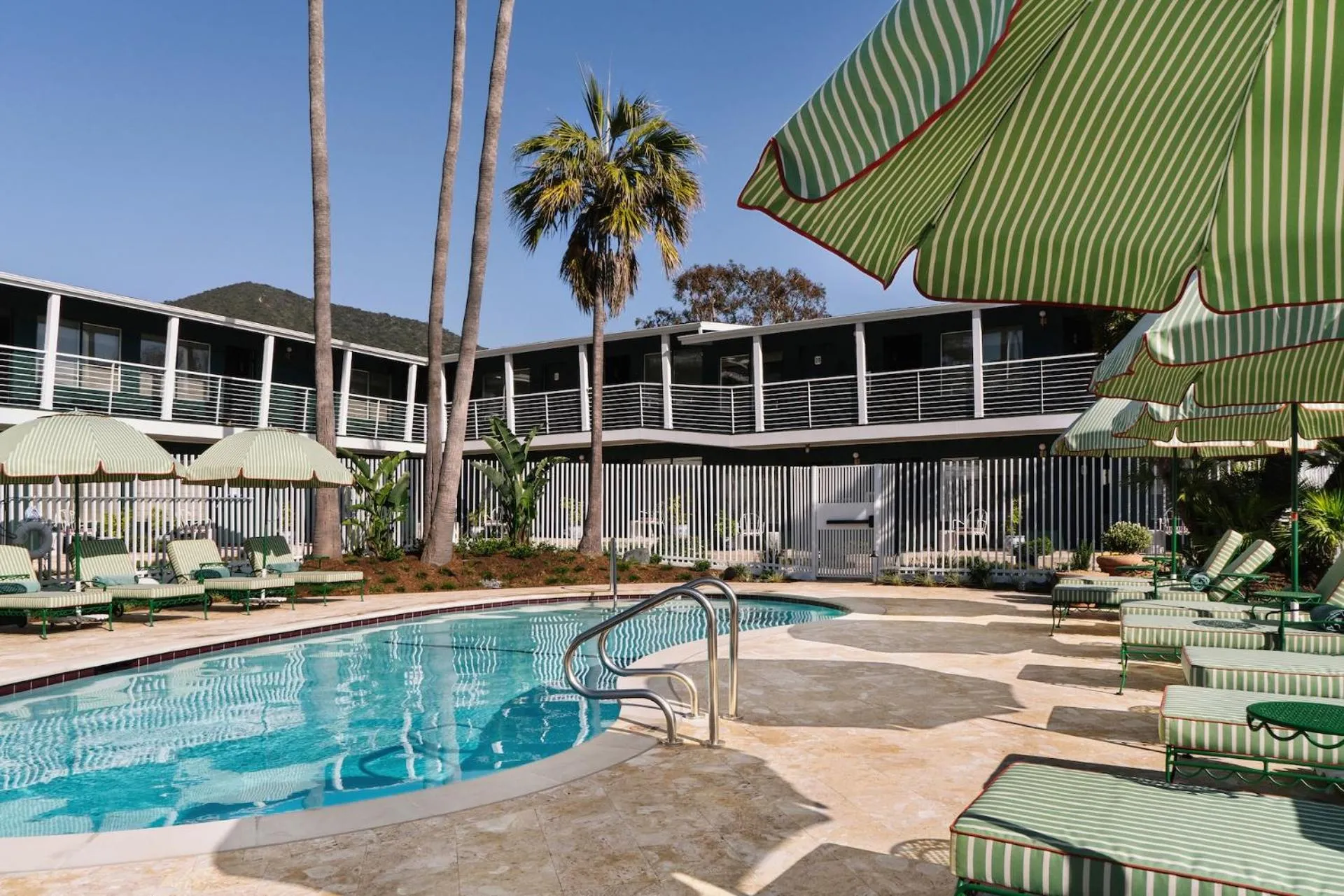 Swimming pool in Le Petit Pali Laguna Beach