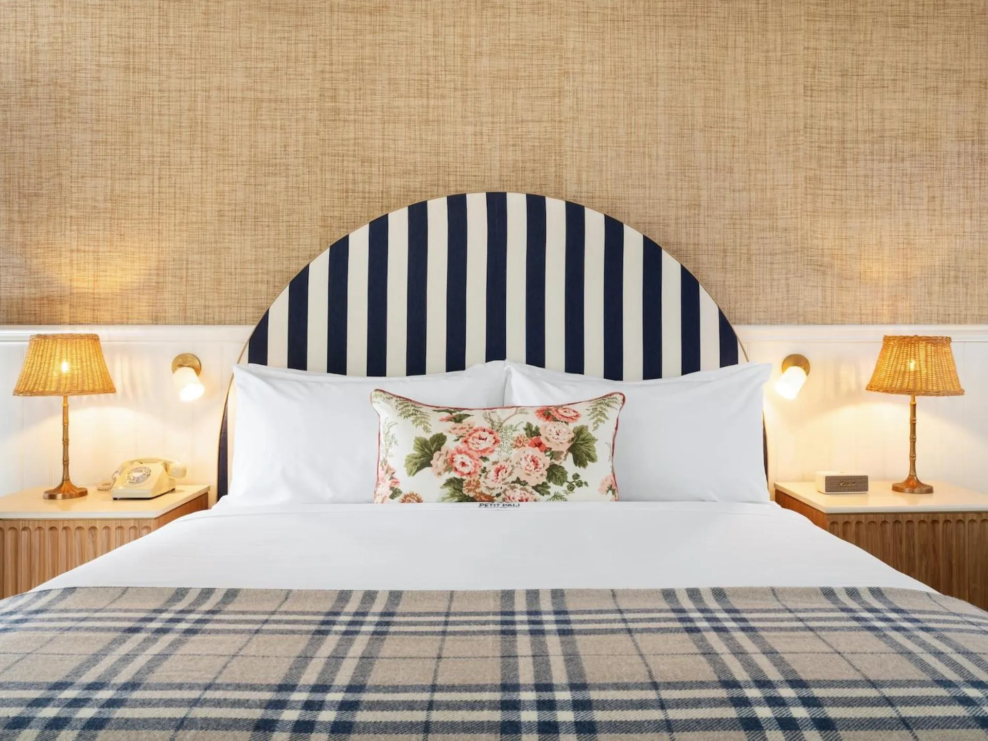 Bed in Le Petit Pali Laguna Beach