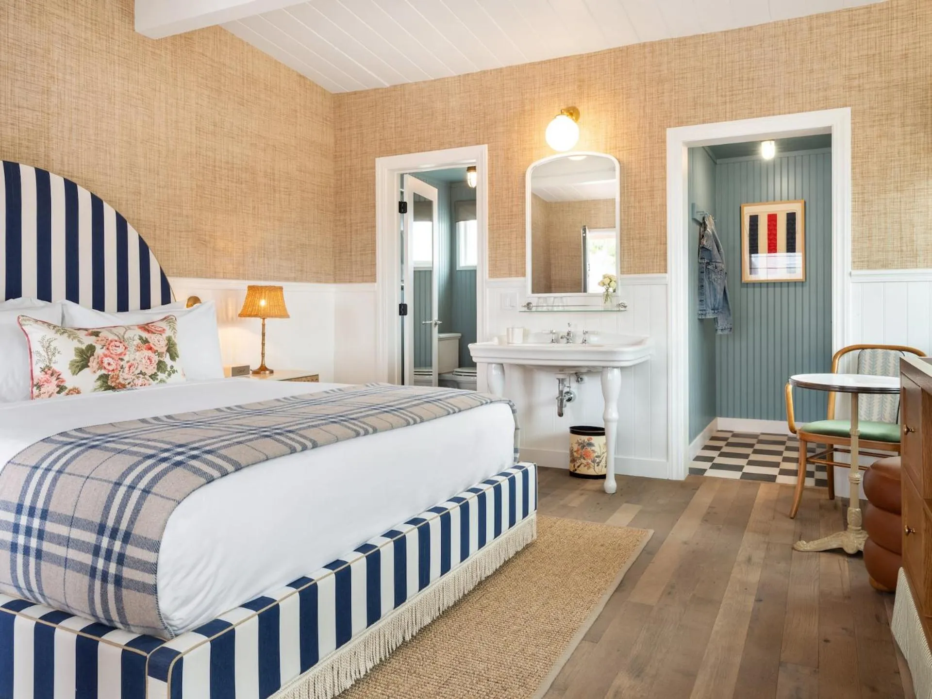 Bedroom, Bed in Le Petit Pali Laguna Beach