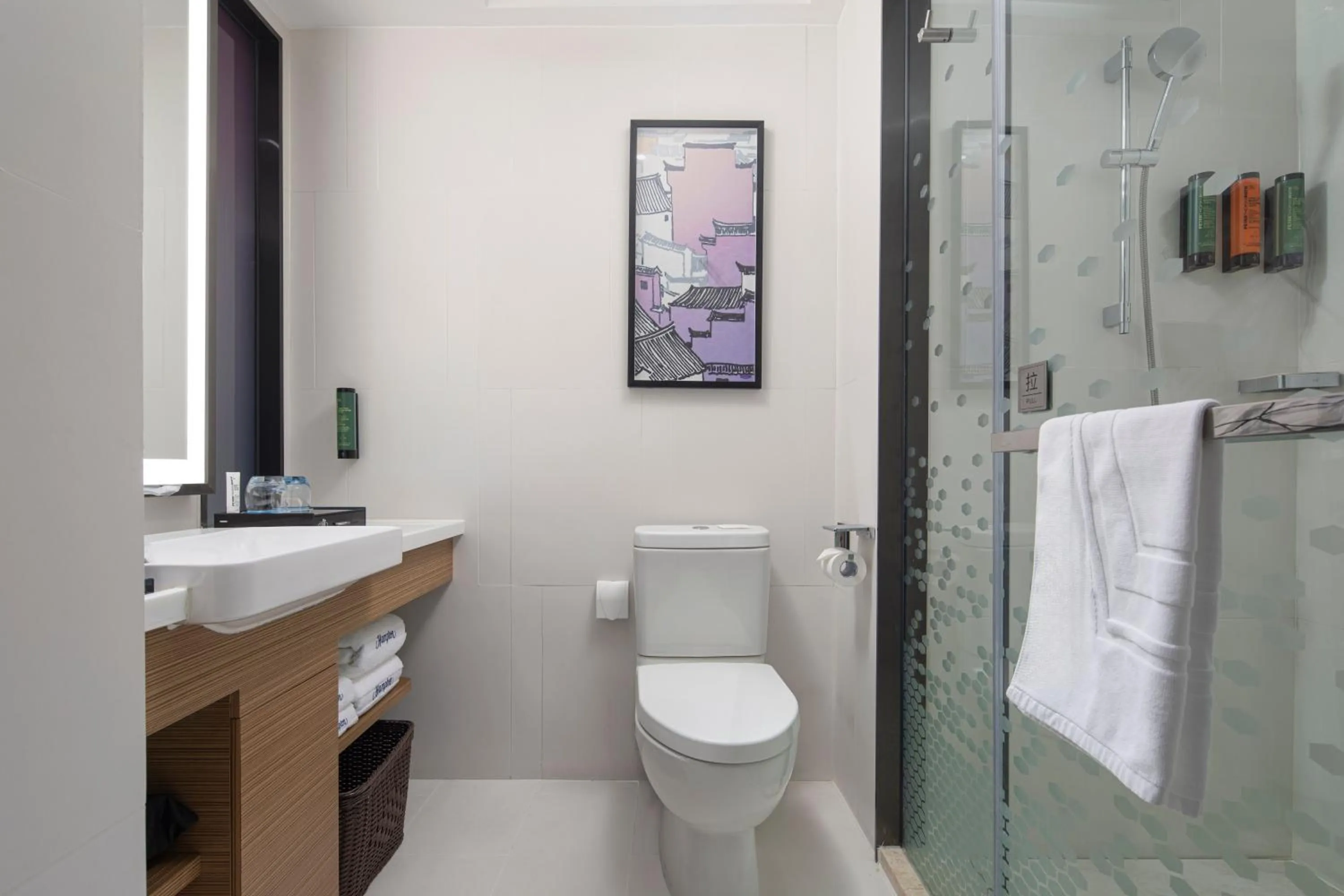 Shower in Hampton by Hilton Chengdu Wuhou Waishuannan