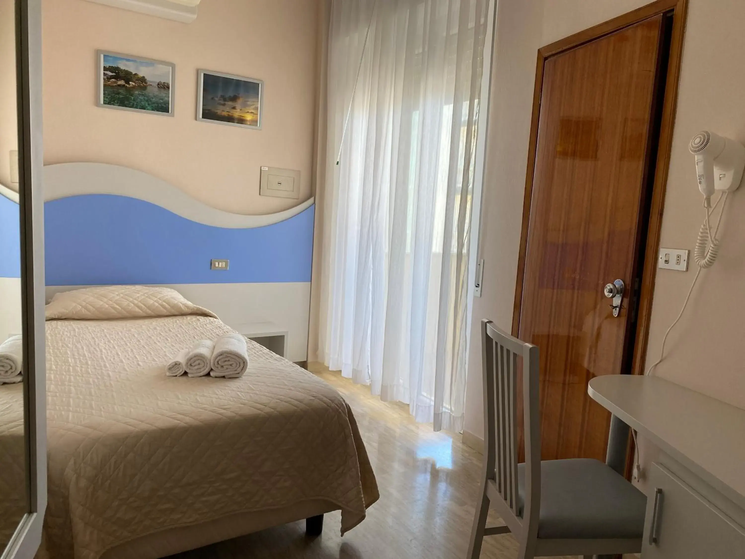 Single Room with Balcony - single occupancy in Hotel Moderno - Bed & Breakfast Single Room with Balcony - single occupancy in Hotel Moderno - Bed & Breakfast