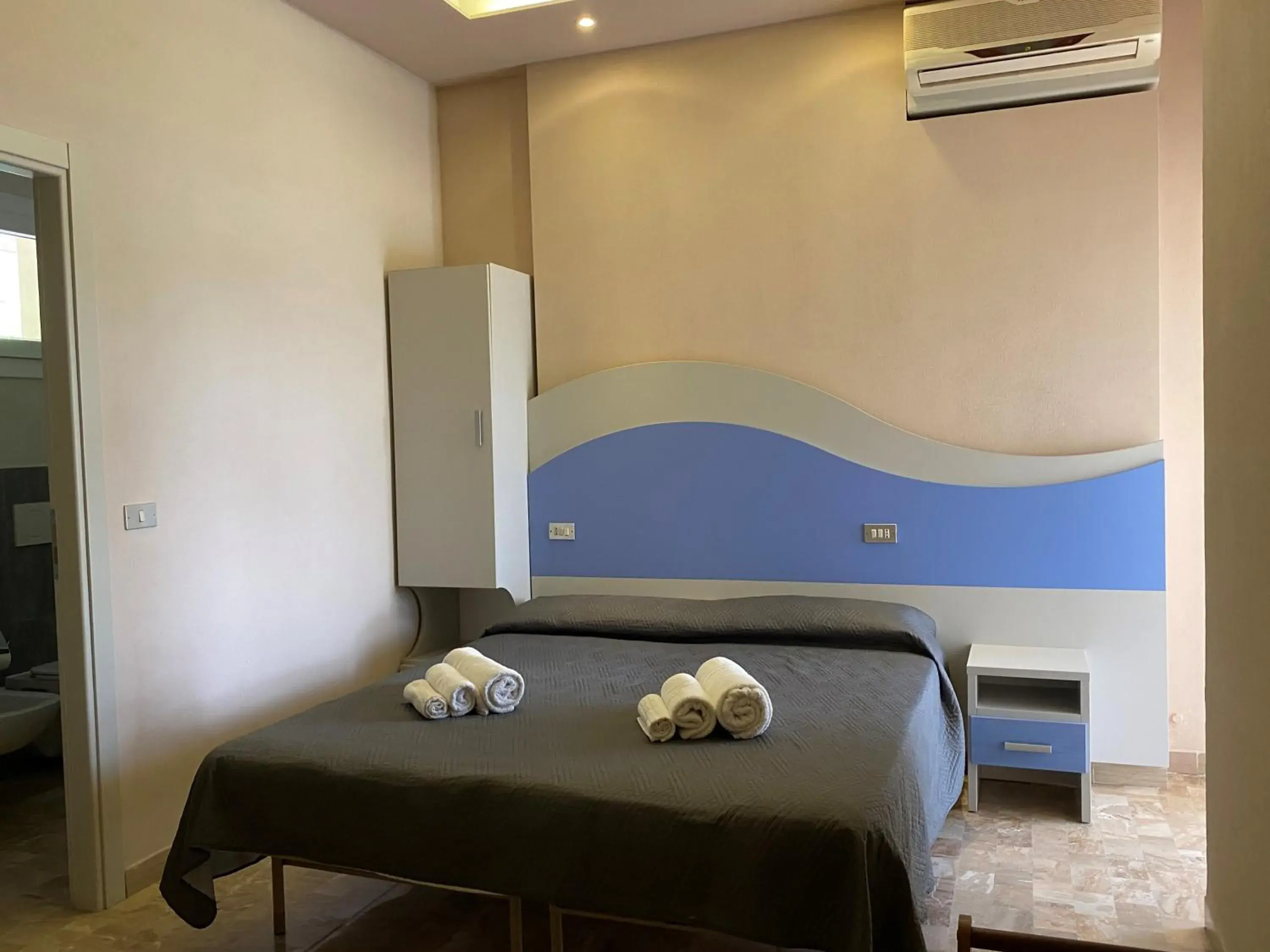 Double Room with Balcony and Sea View in Hotel Moderno - Bed & Breakfast Double Room with Balcony and Sea View in Hotel Moderno - Bed & Breakfast