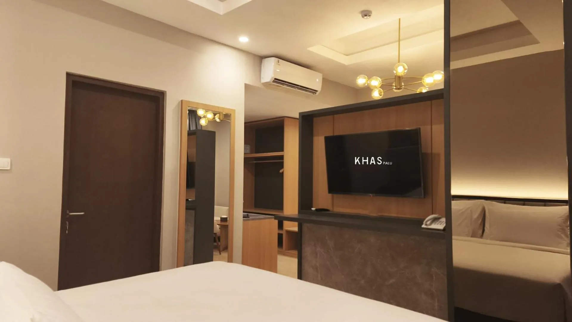 Bed in Khas Palu Hotel