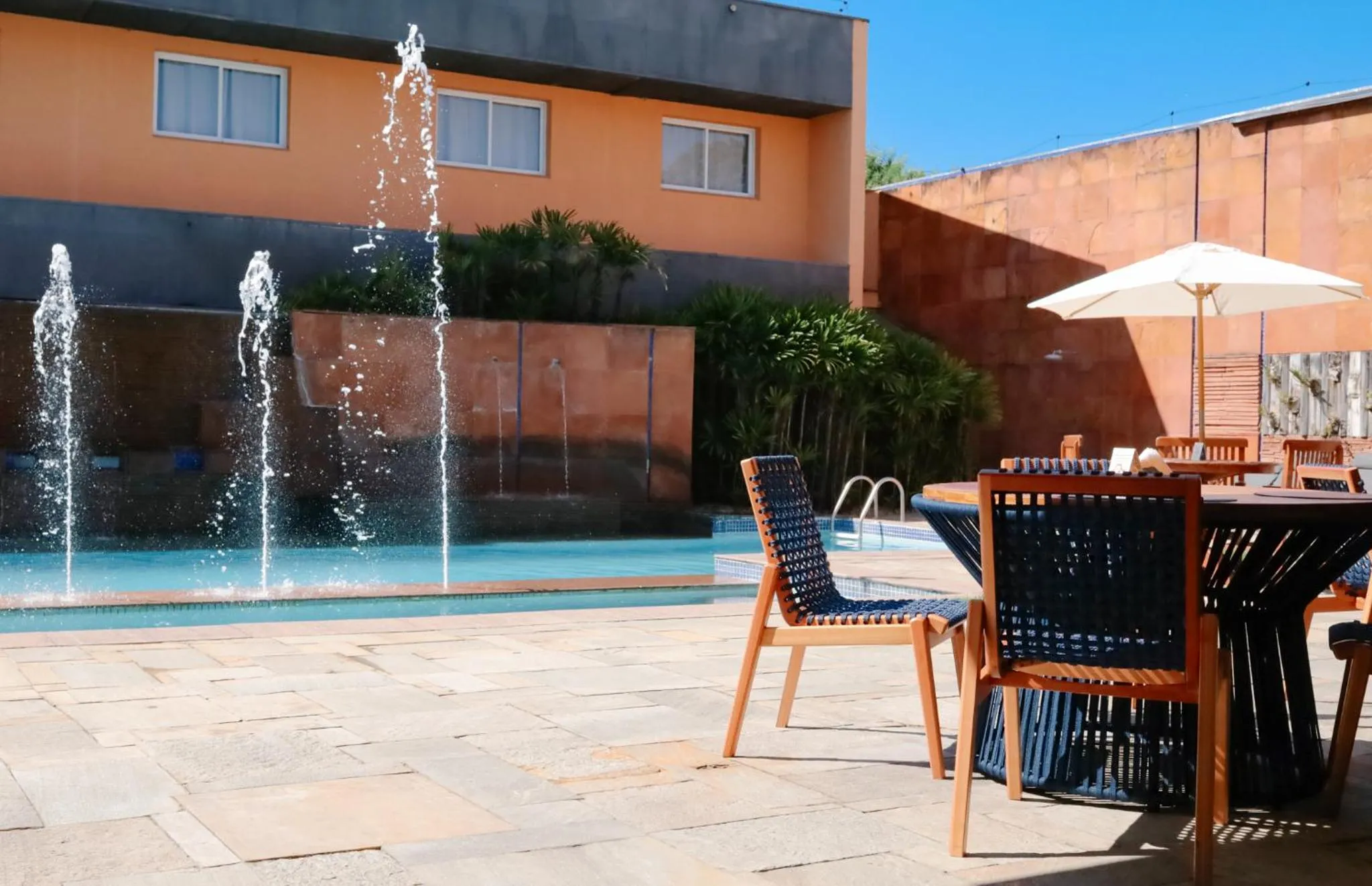 Swimming pool in Carlton Plaza Baobá