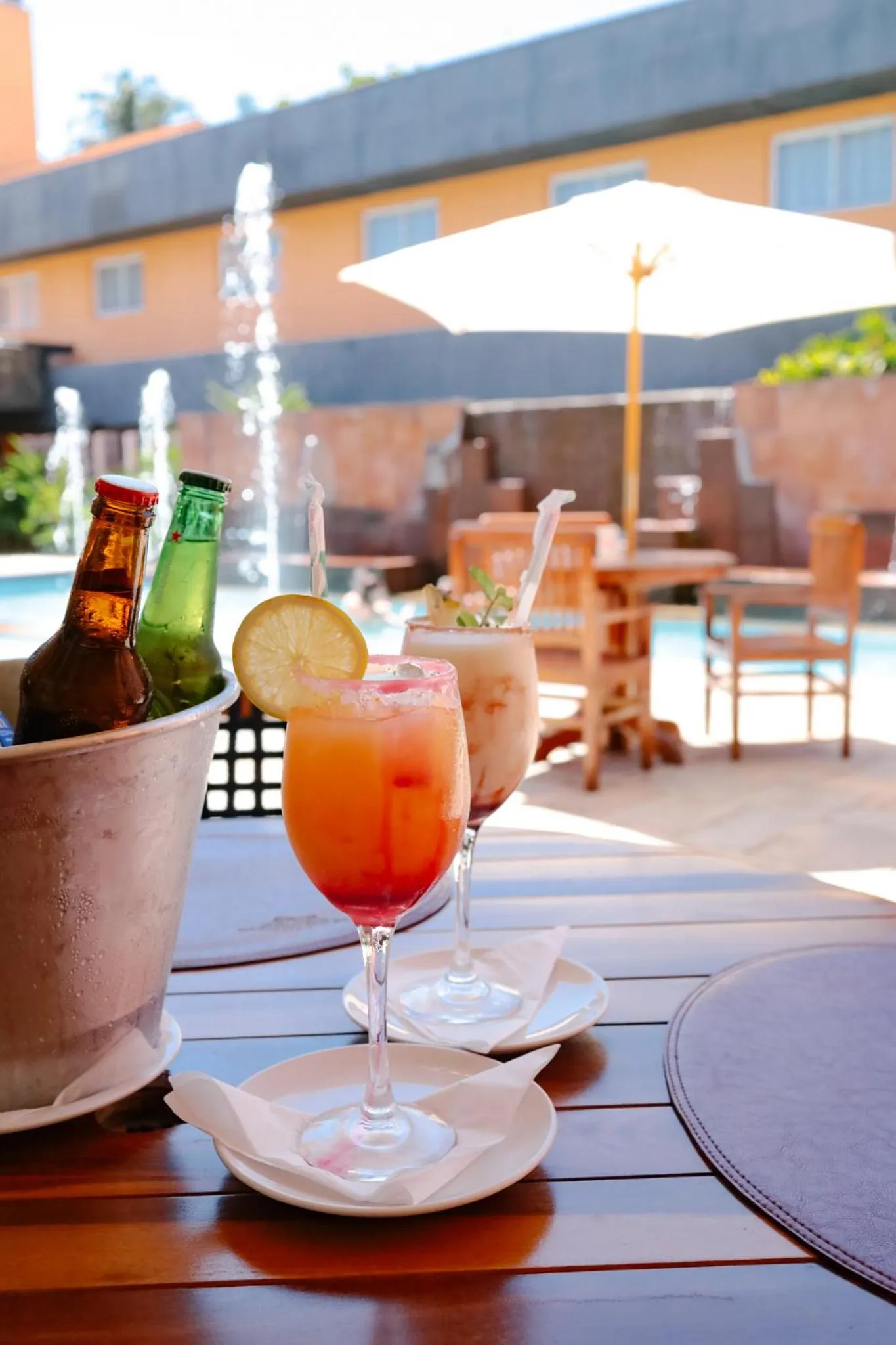 Lounge or bar in Carlton Plaza Baobá