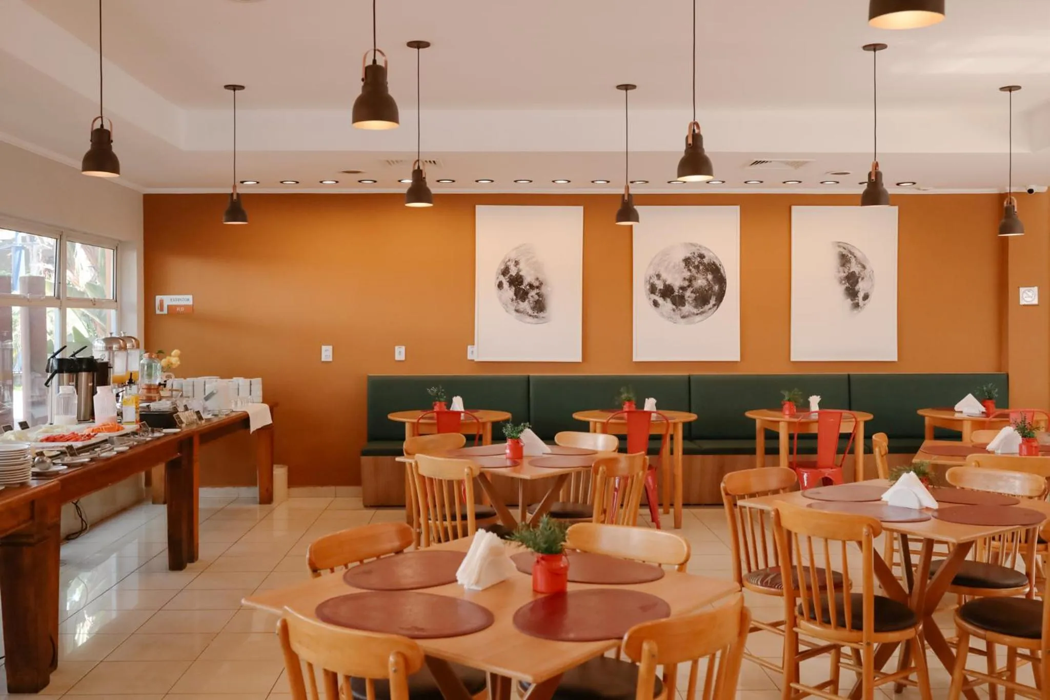 Restaurant/places to eat in Carlton Plaza Baobá