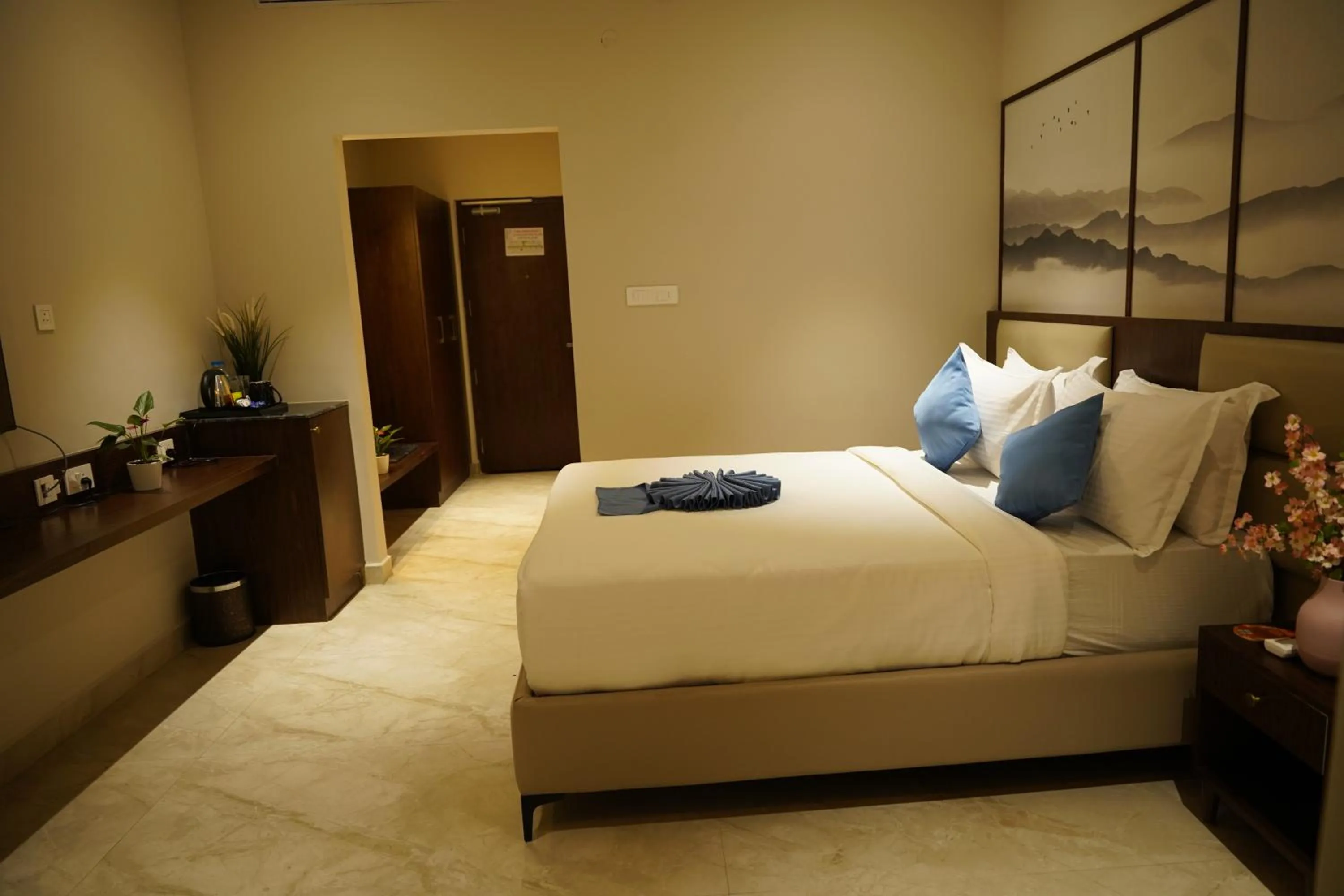 Bed in Clarion Hotel Hyderabad