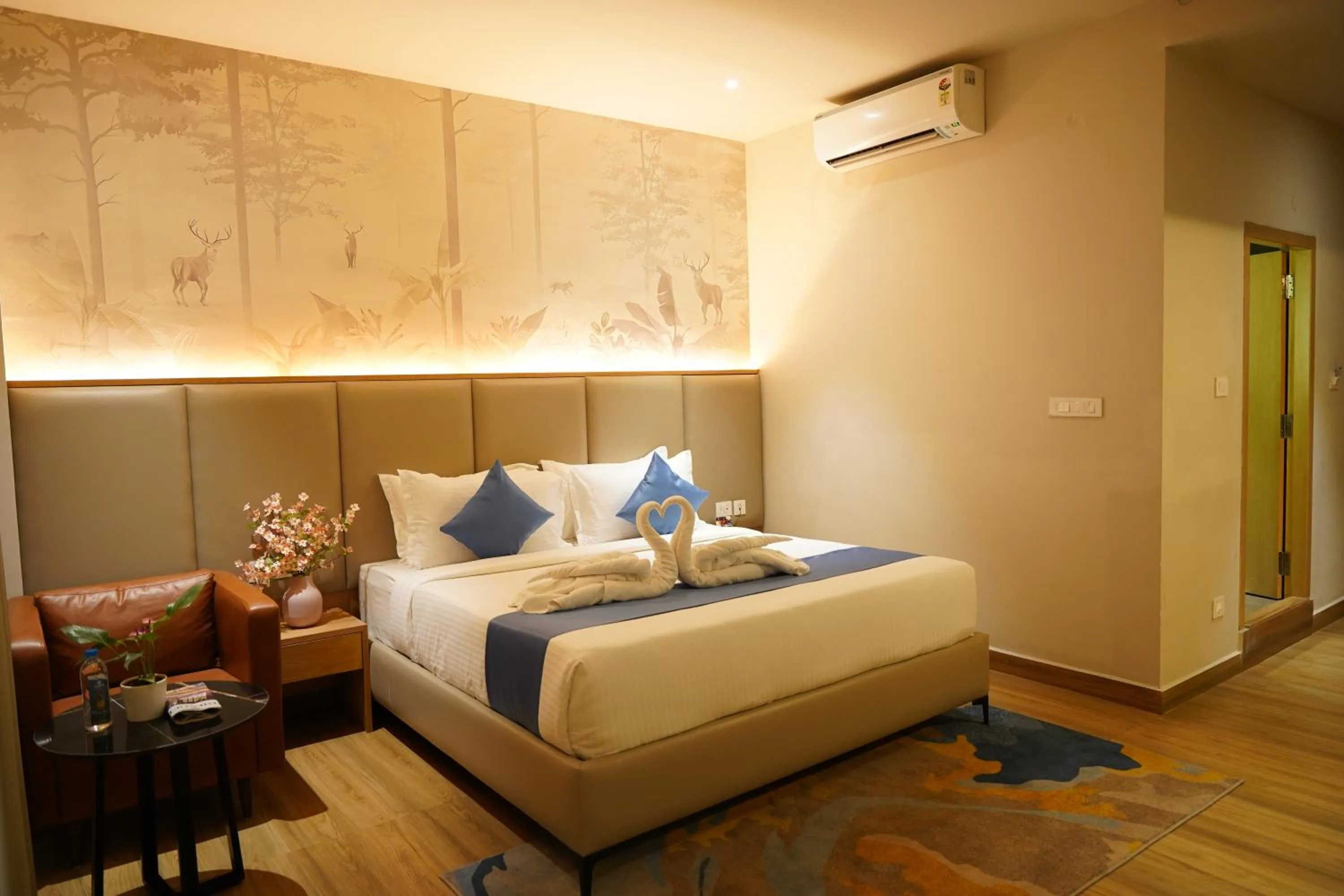 Bed in Clarion Hotel Hyderabad