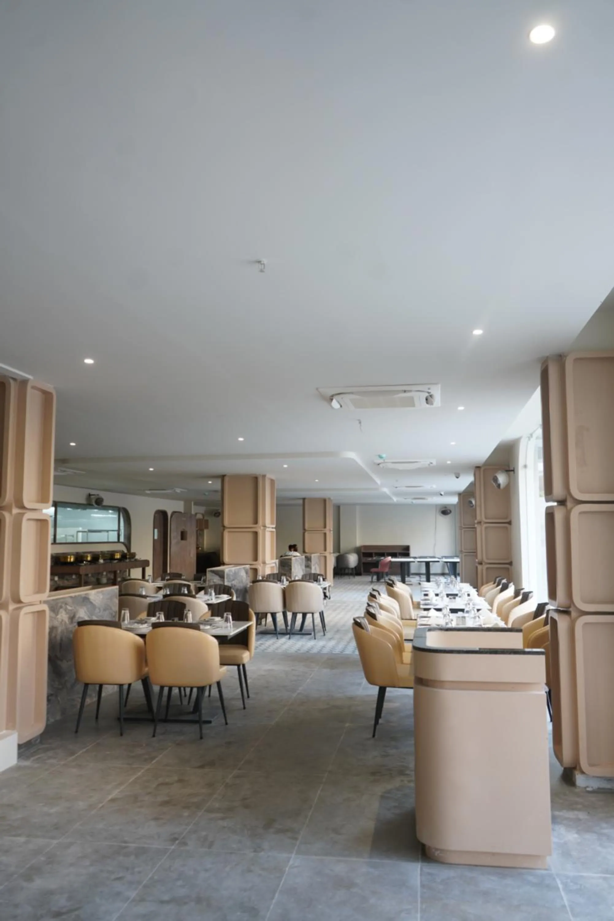 Restaurant/places to eat in Clarion Hotel Hyderabad