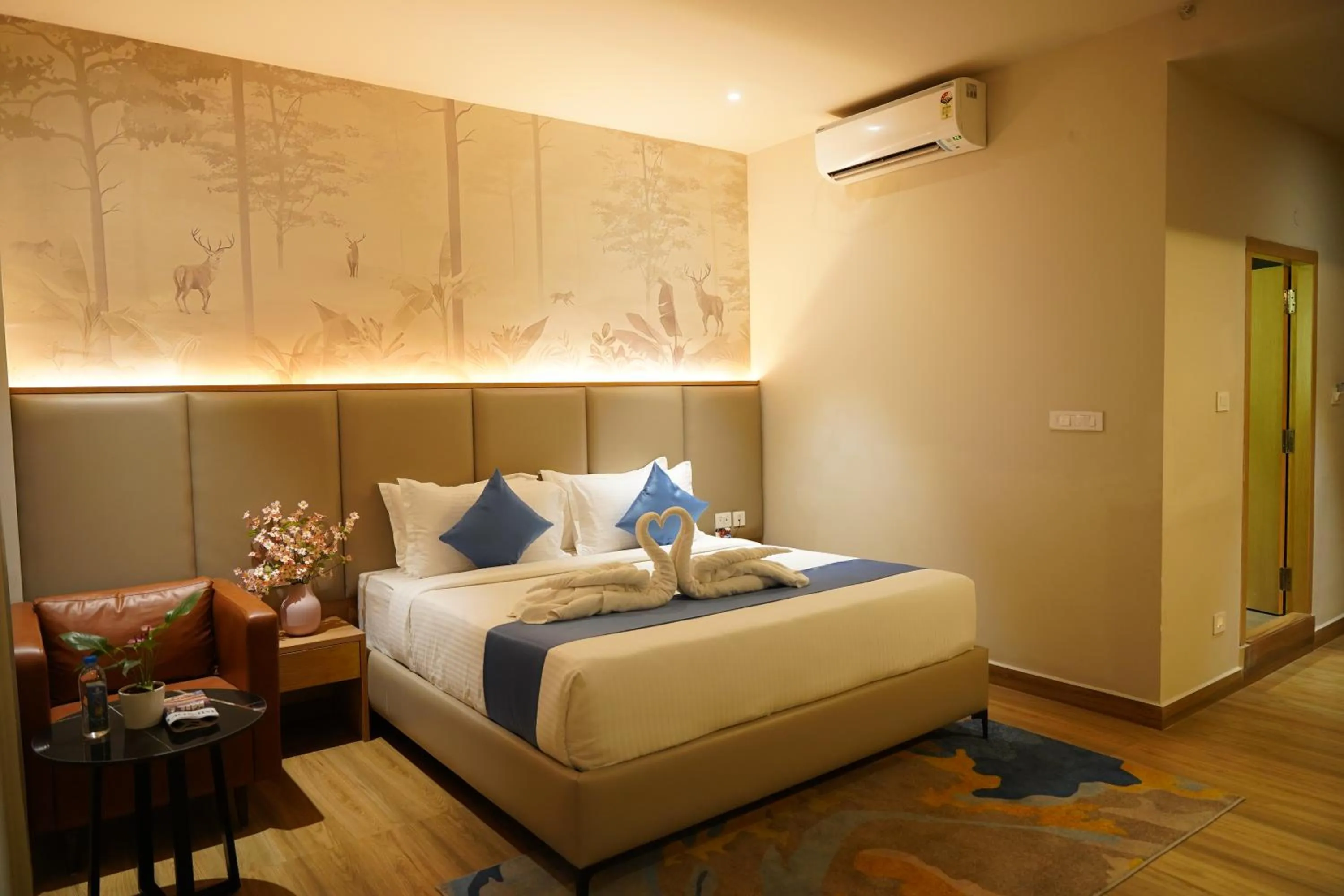 Bed in Clarion Hotel Hyderabad