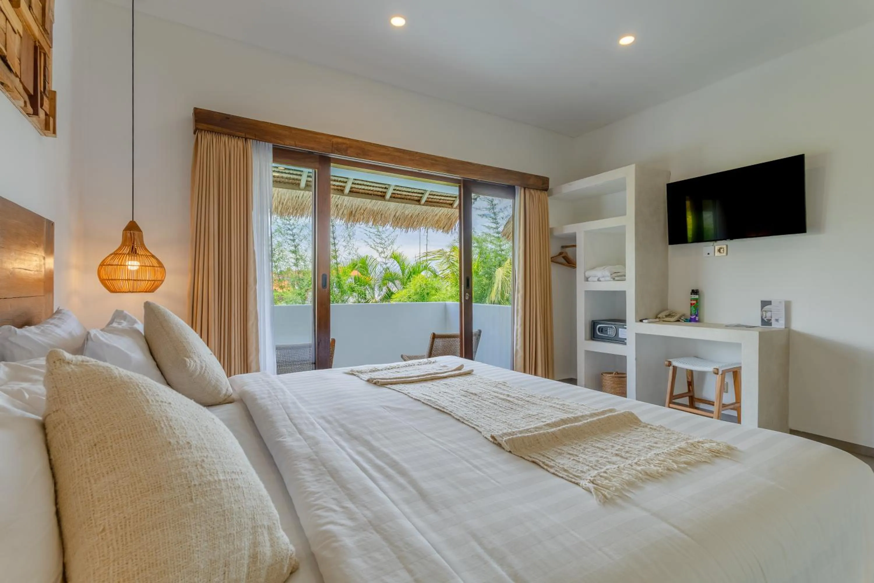 TV and multimedia, Bed in Baliterraneo Boutique Resort