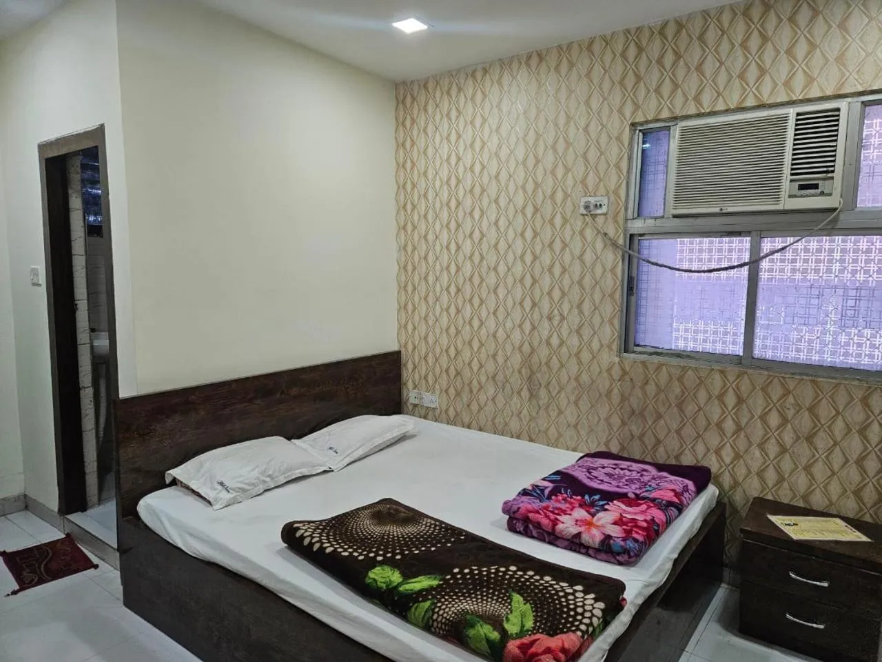 Bed in Hotel Elliot Comfort Inn