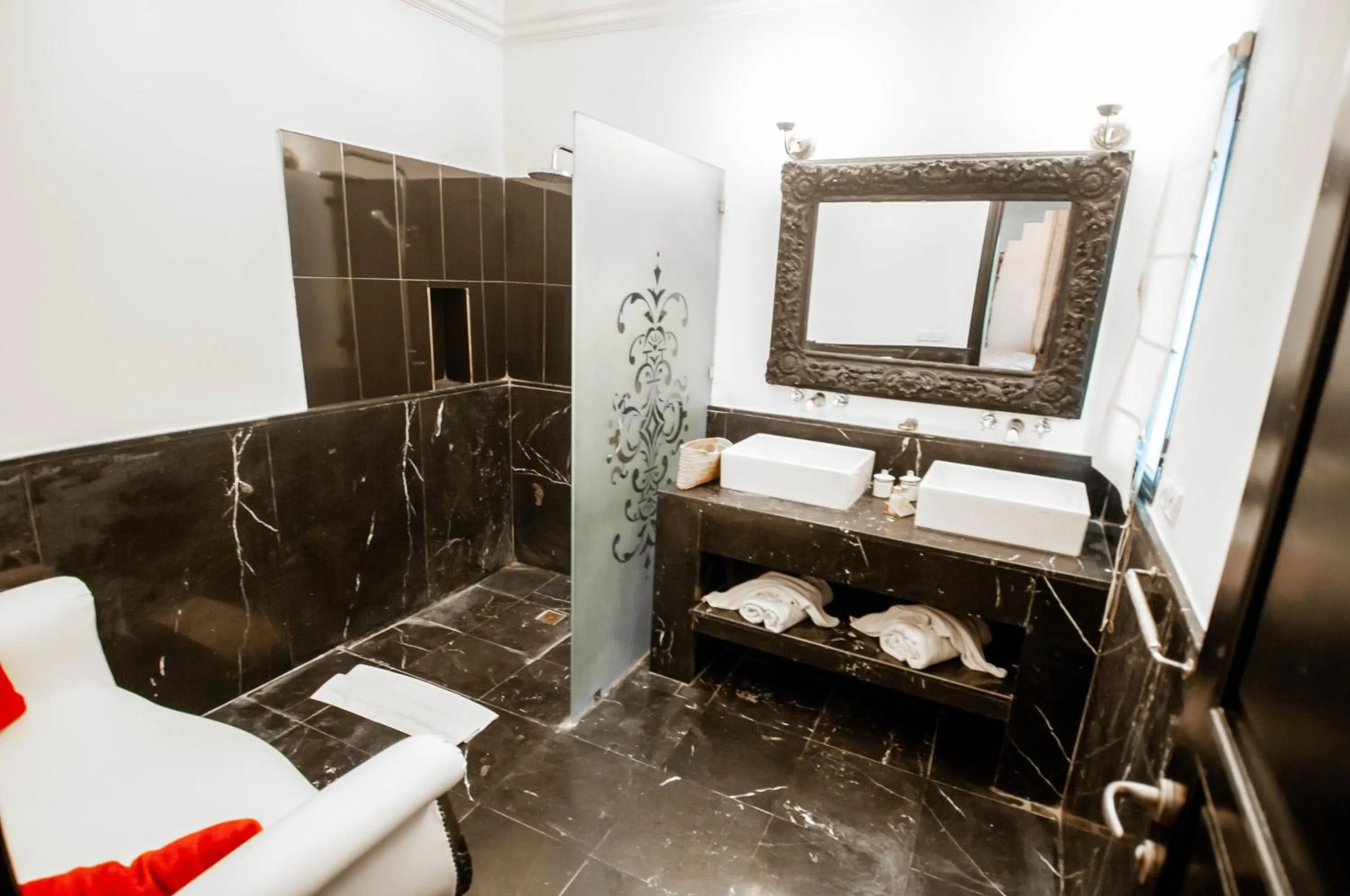 Bathroom, Bed in Riad Origines