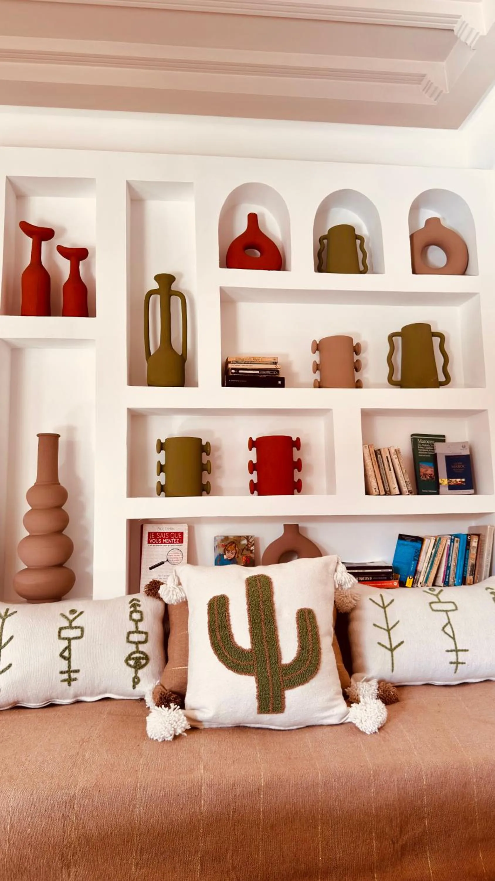 Decorative detail, Bed in Riad Origines