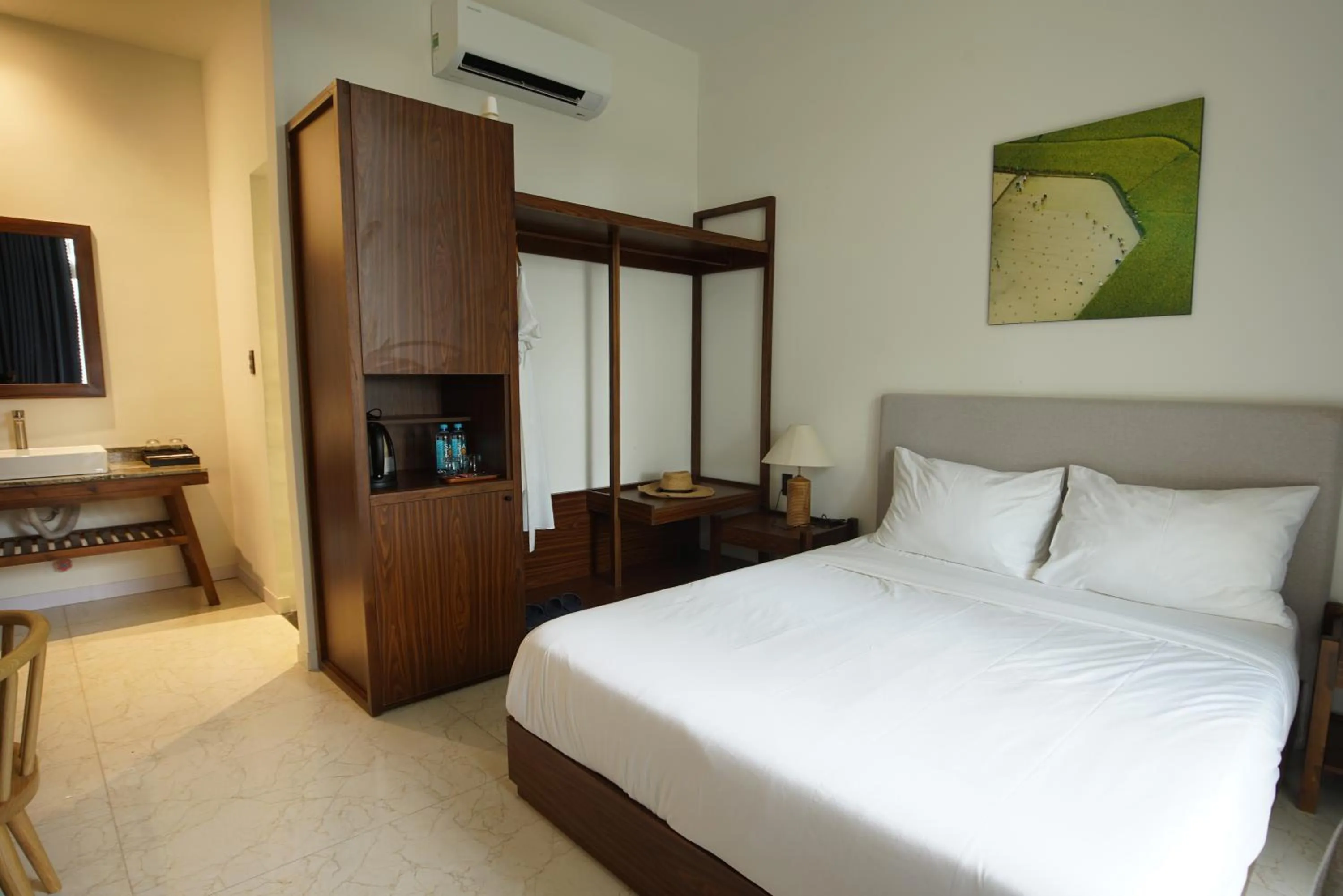 Photo of the whole room, Bed in Field Villa Hoàng Diệu