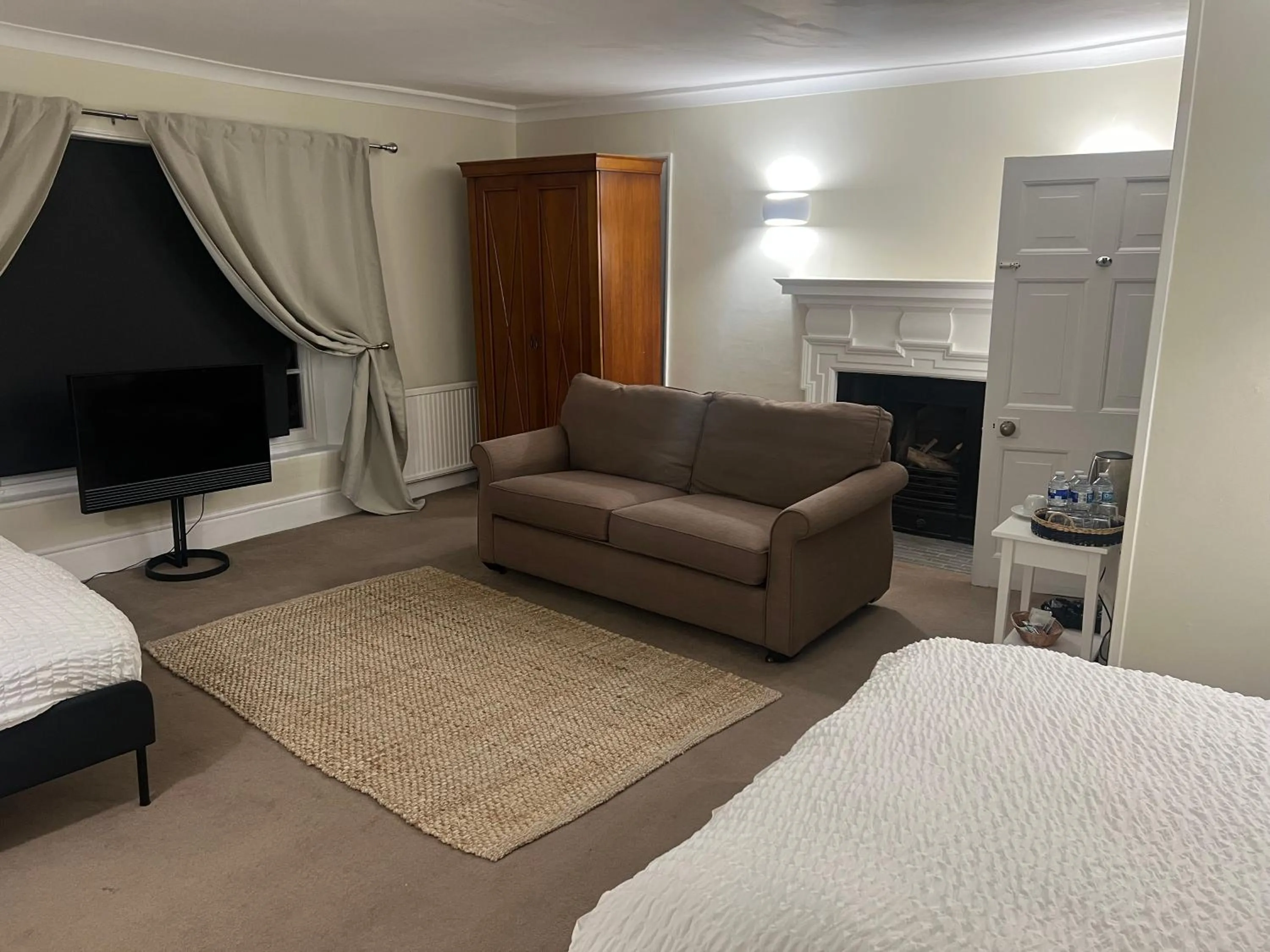 Bed in Harmondsworth Hall