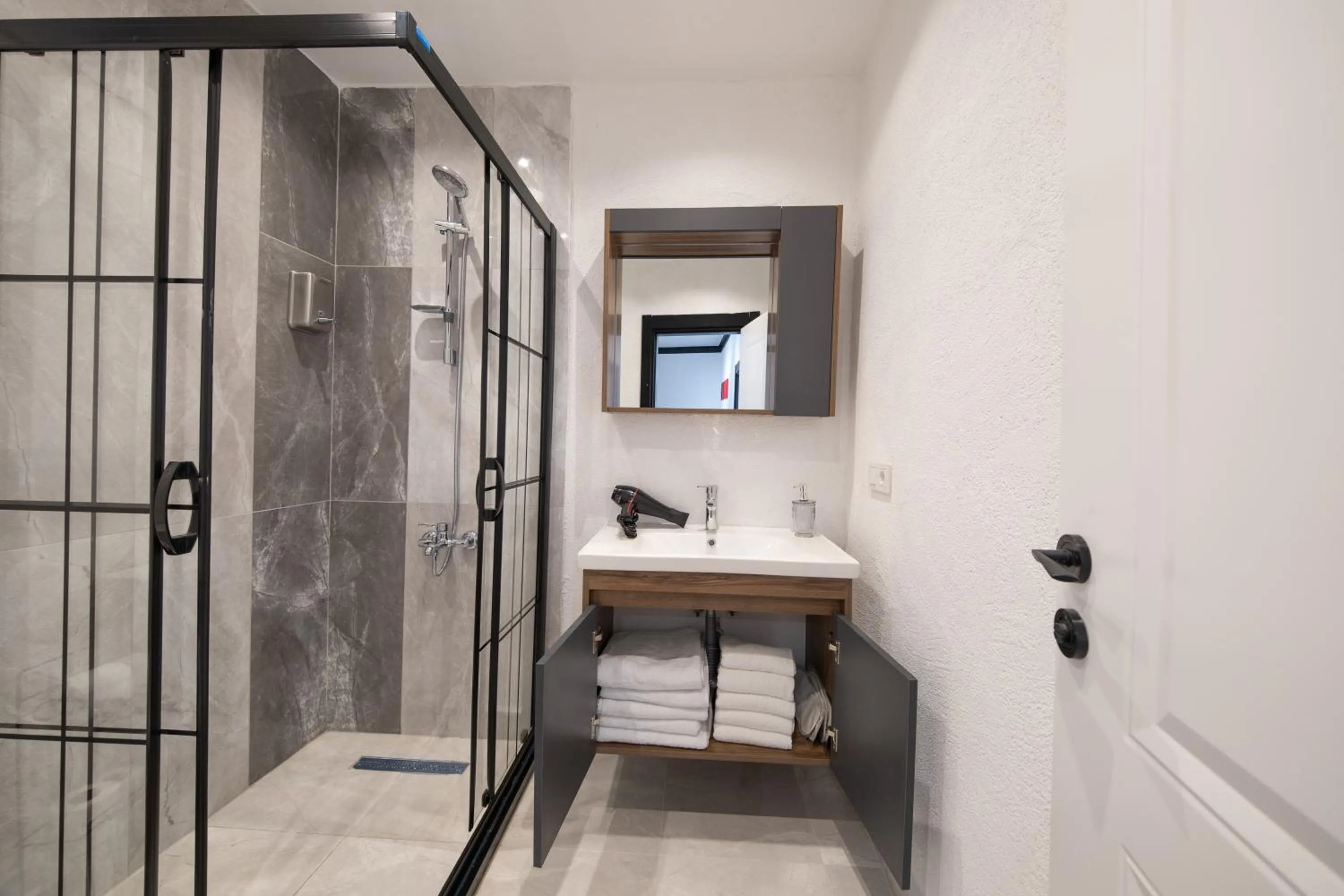 Shower in Hexa Apartments Sisli