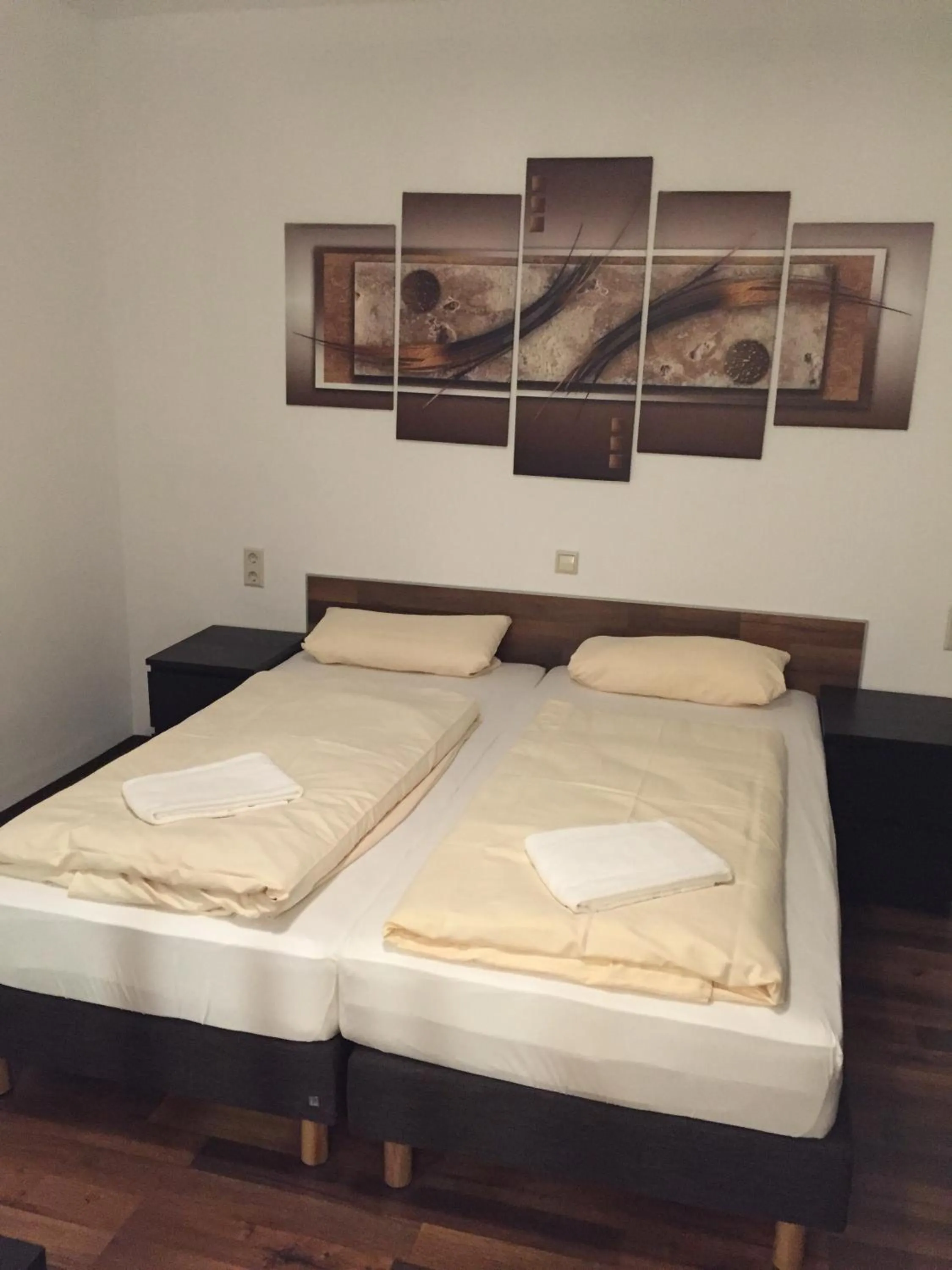 Photo of the whole room, Bed in Hotel Engel