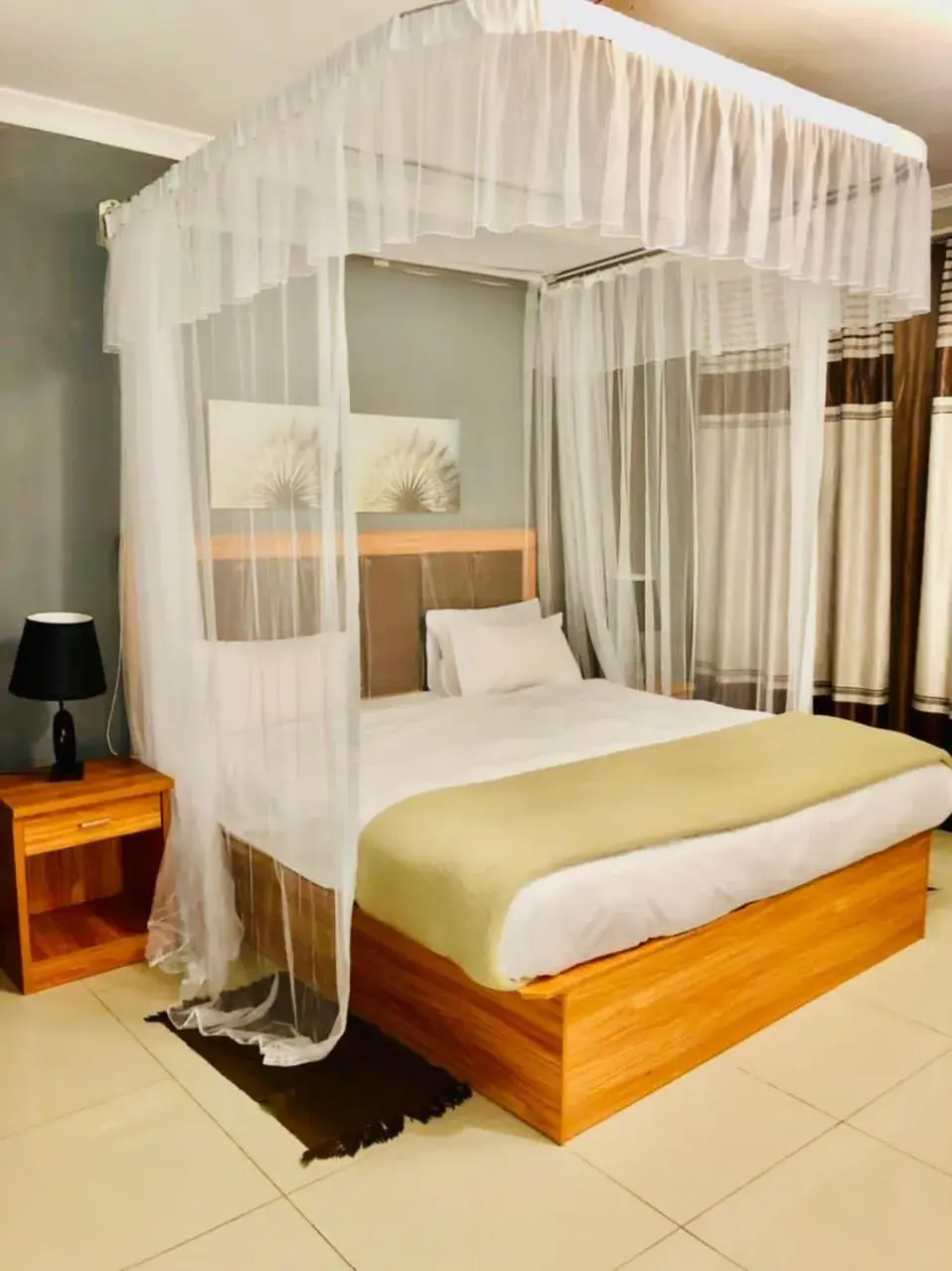 Deluxe Double Room - single occupancy in Top Lodge in Blantyre Deluxe Double Room - single occupancy in Top Lodge in Blantyre
