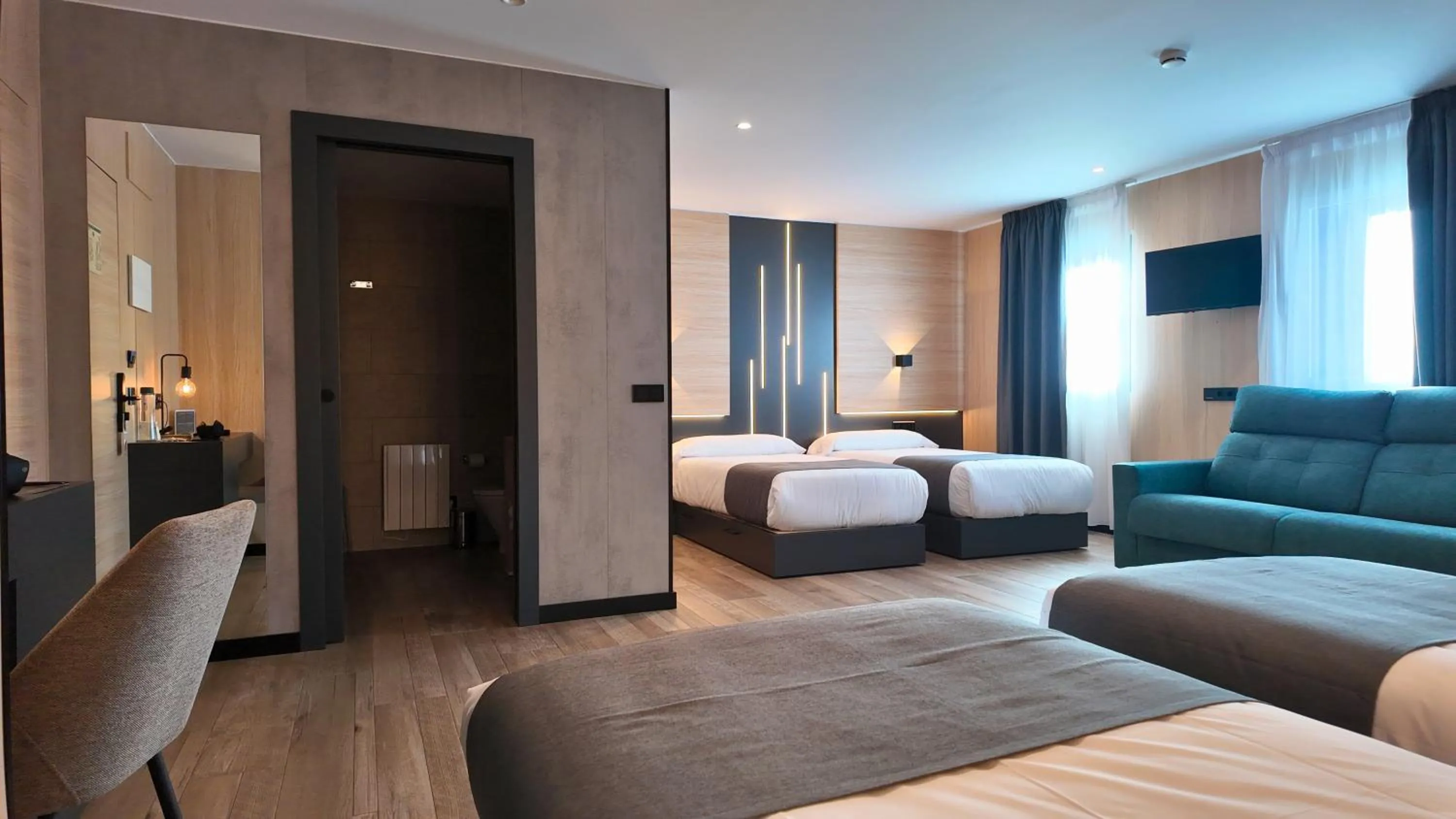 Bedroom, Bed in Hotel Focus