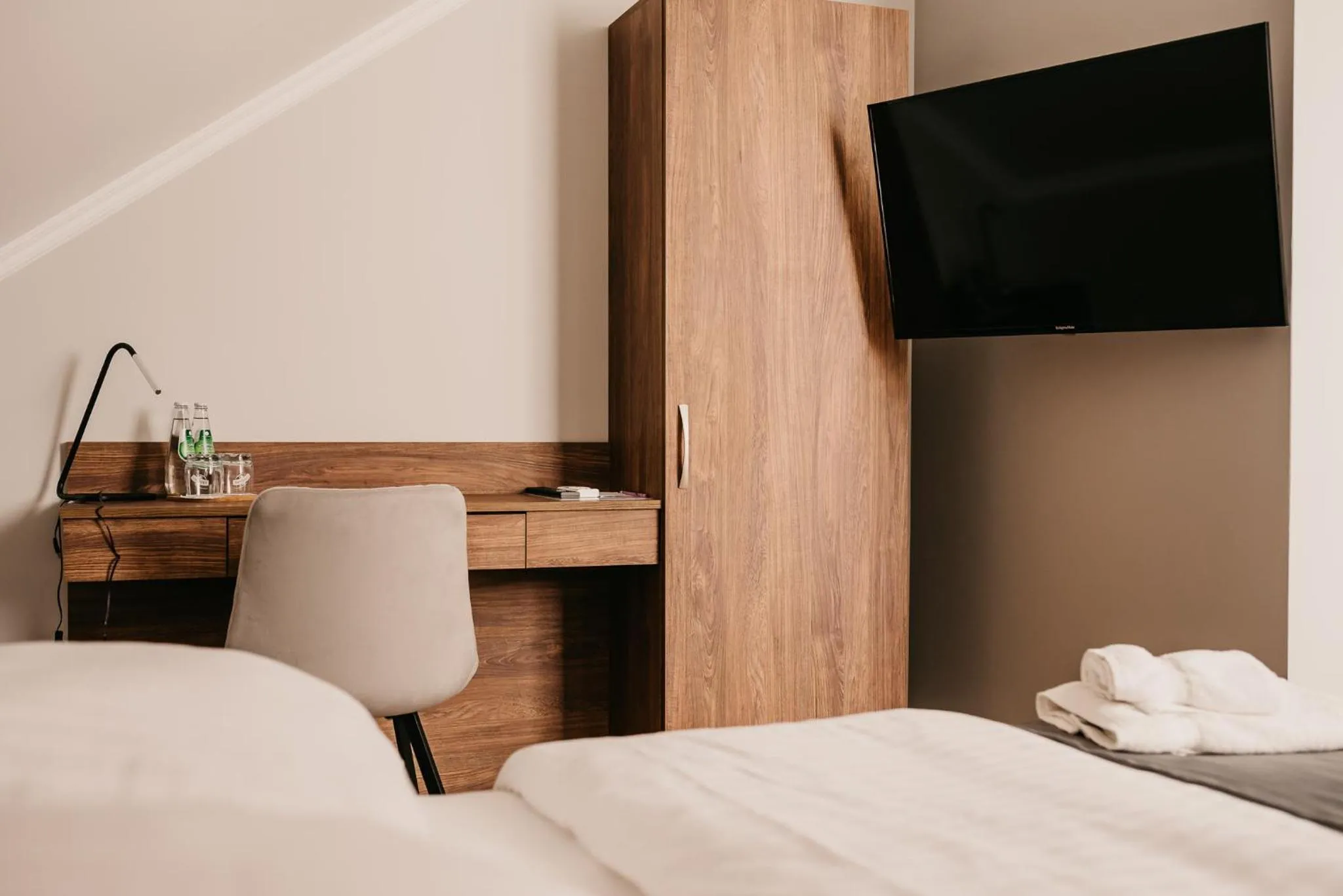 Bed in Hotel Millenium