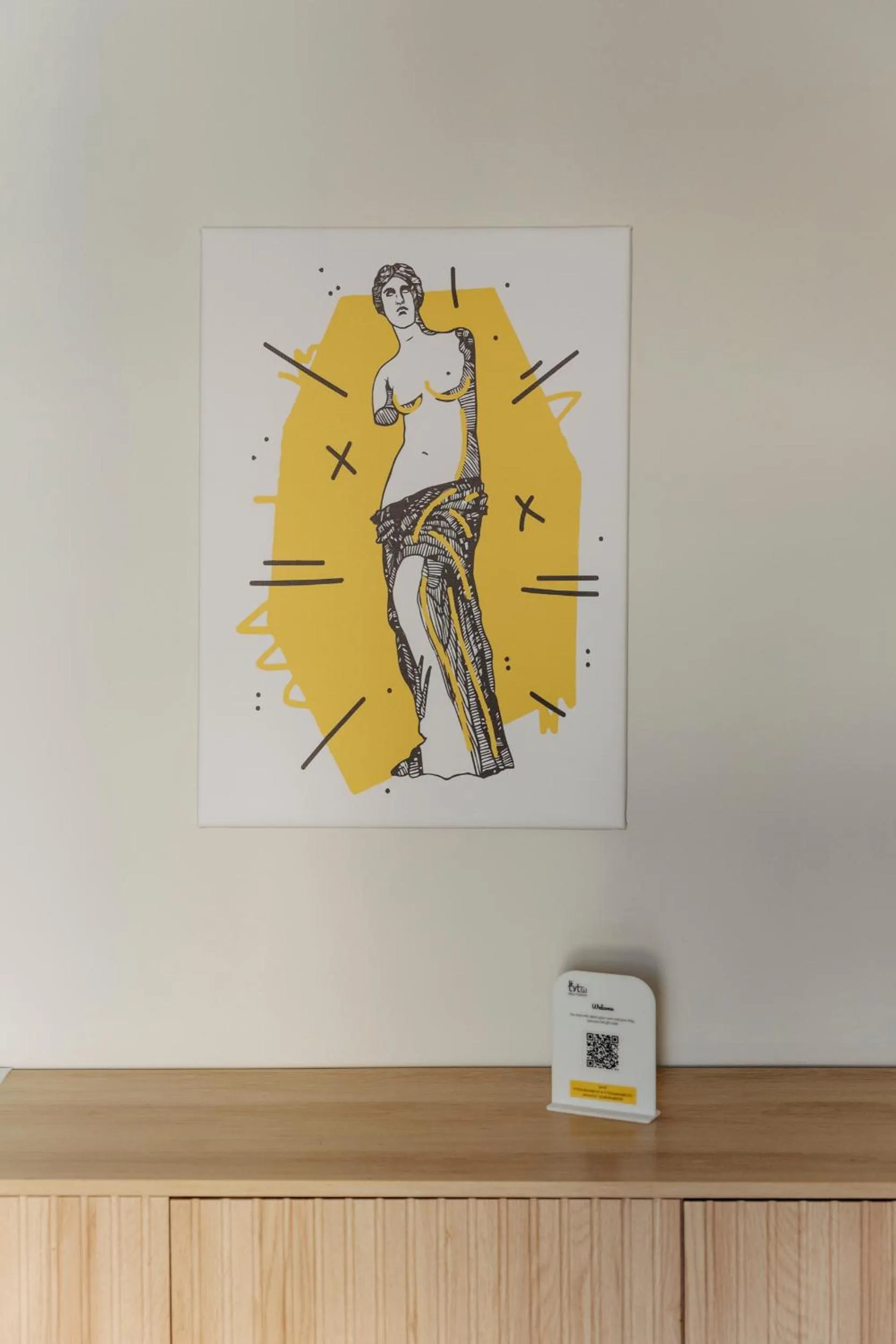 Seating area in Tyto Alba Habitat