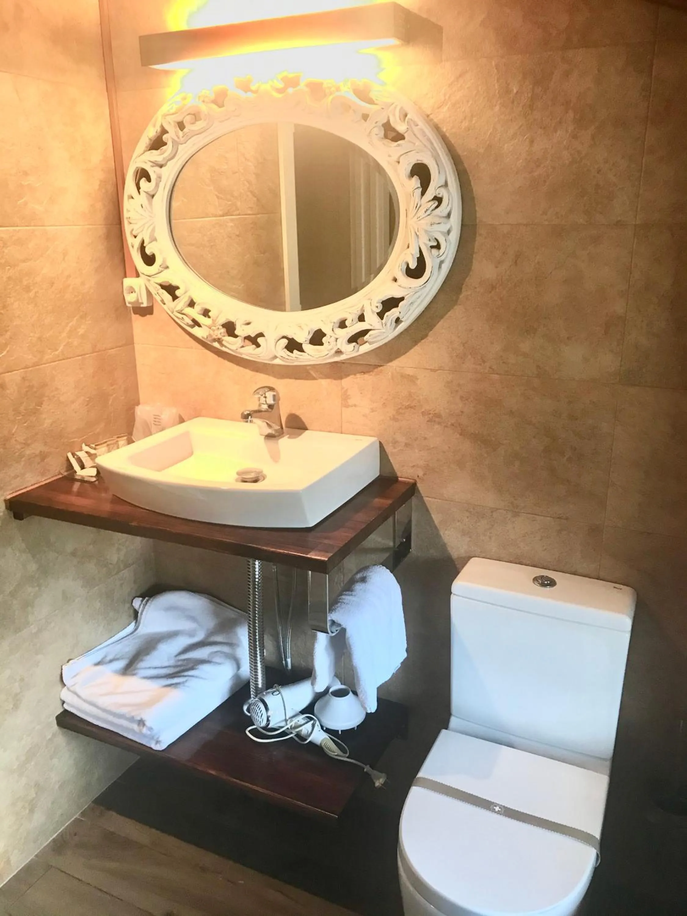 Bathroom in Osabarena Hotela