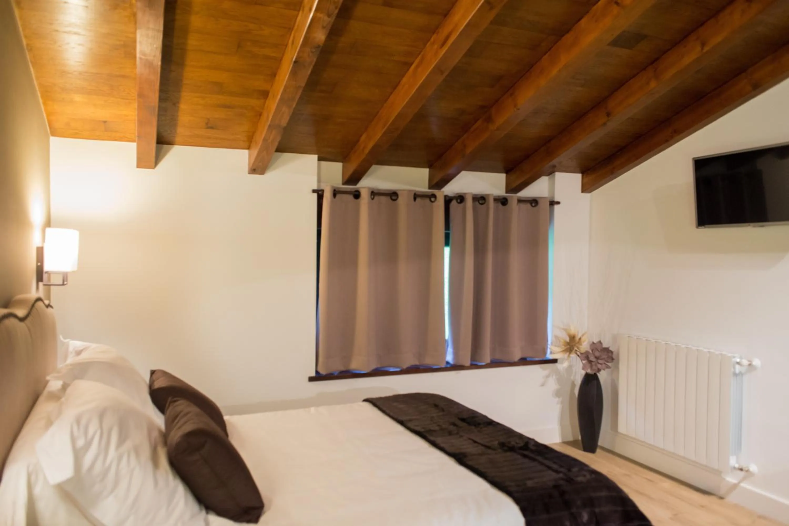 Bed in Osabarena Hotela