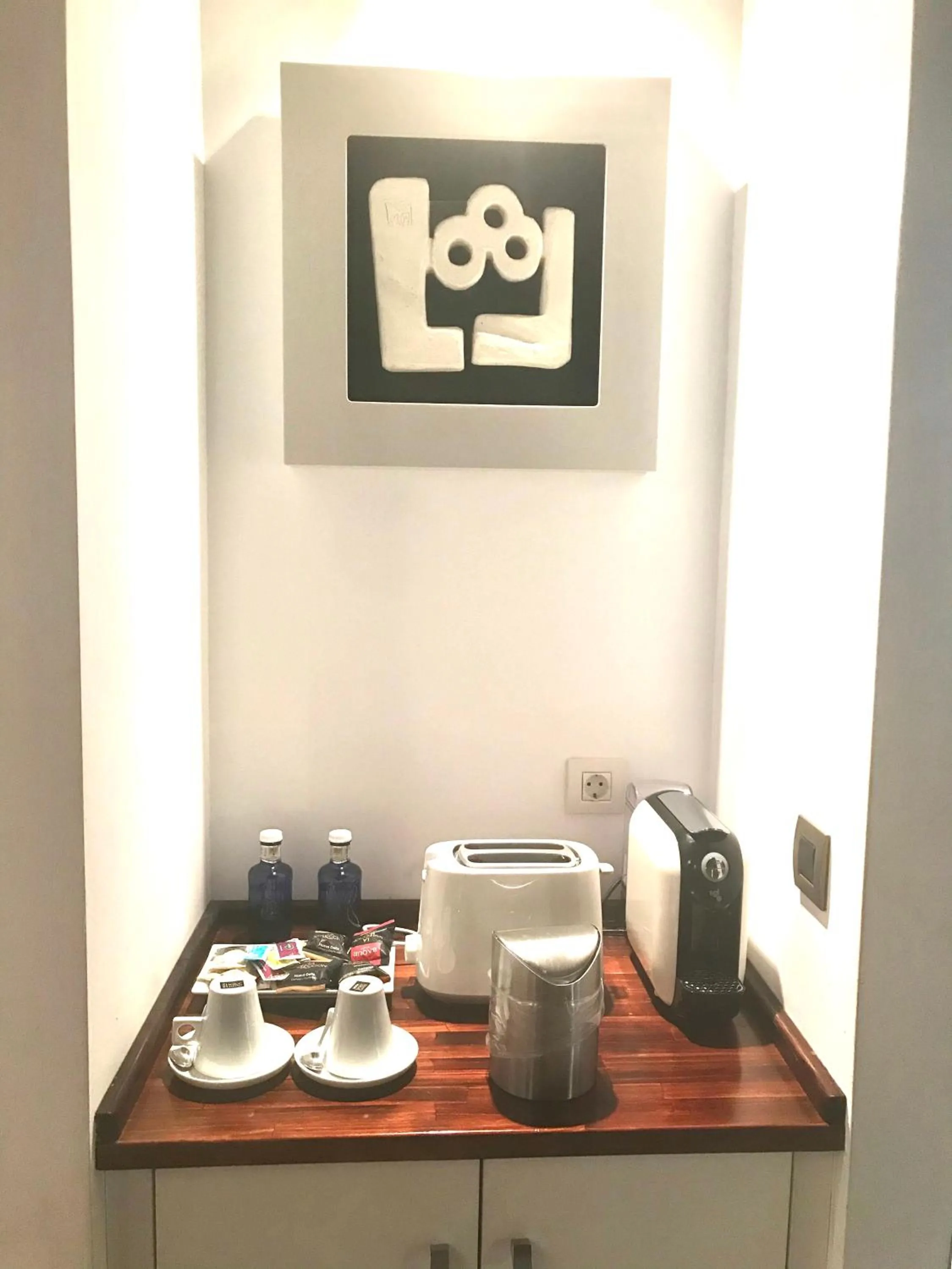 Coffee/tea facilities in Osabarena Hotela