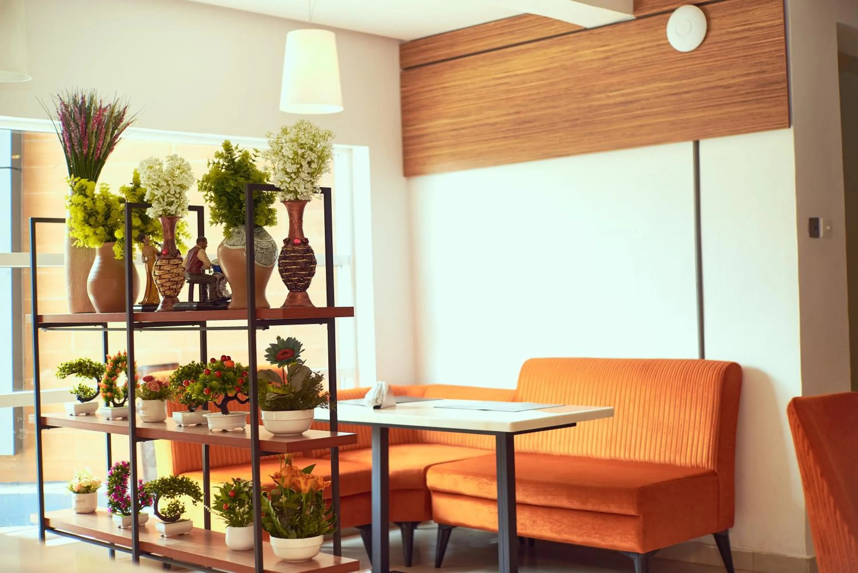 Restaurant/places to eat in Maison Fahrenheit