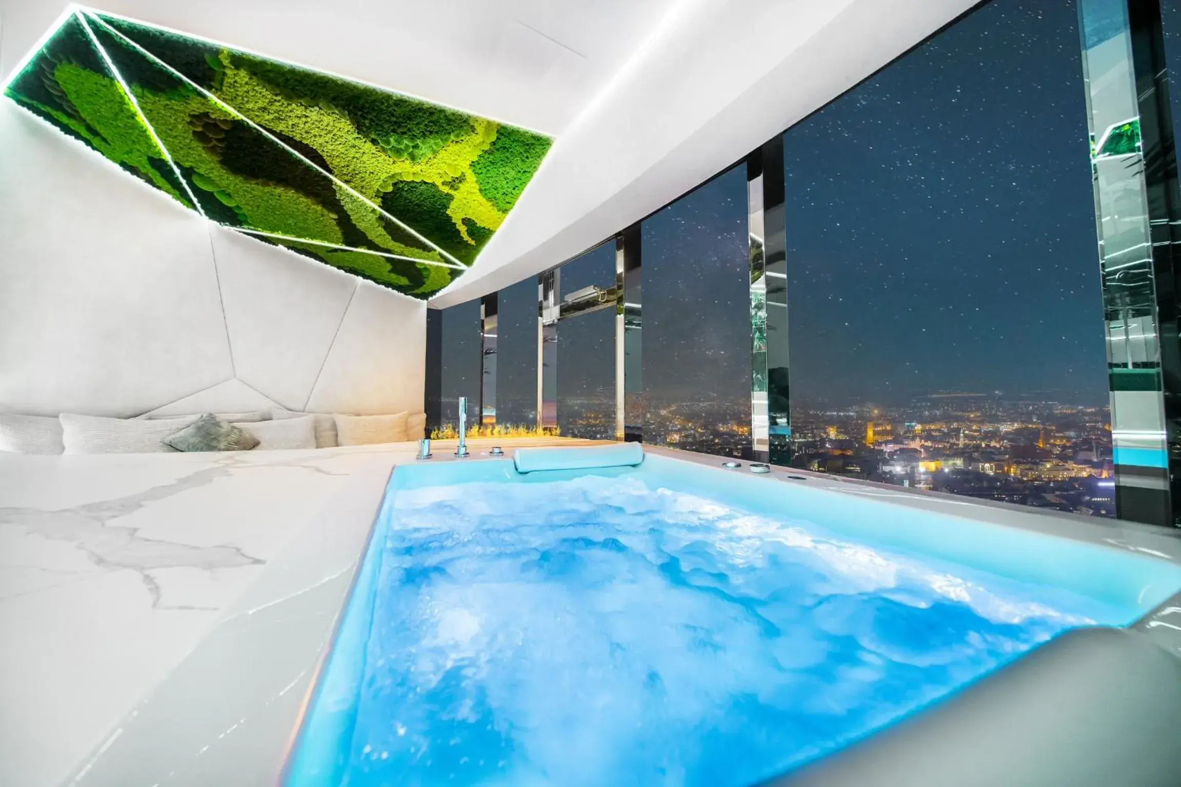 Apartamenty Sky Tower z Jakuzzi Przy Oknie Apartamenty Sky Tower z Jakuzzi Przy Oknie