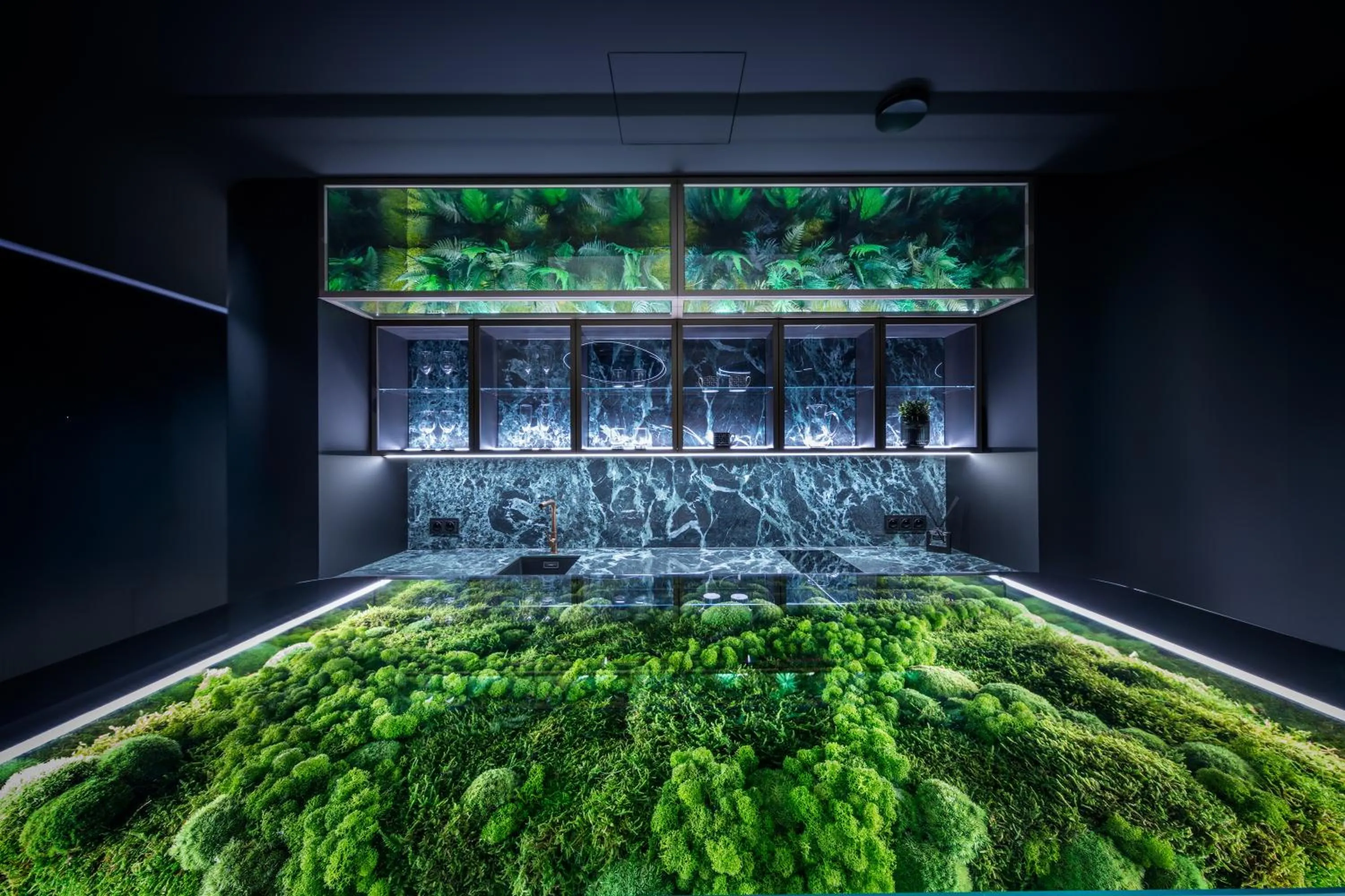 kitchen in Apartamenty Sky Tower z Jakuzzi Przy Oknie by BQQK