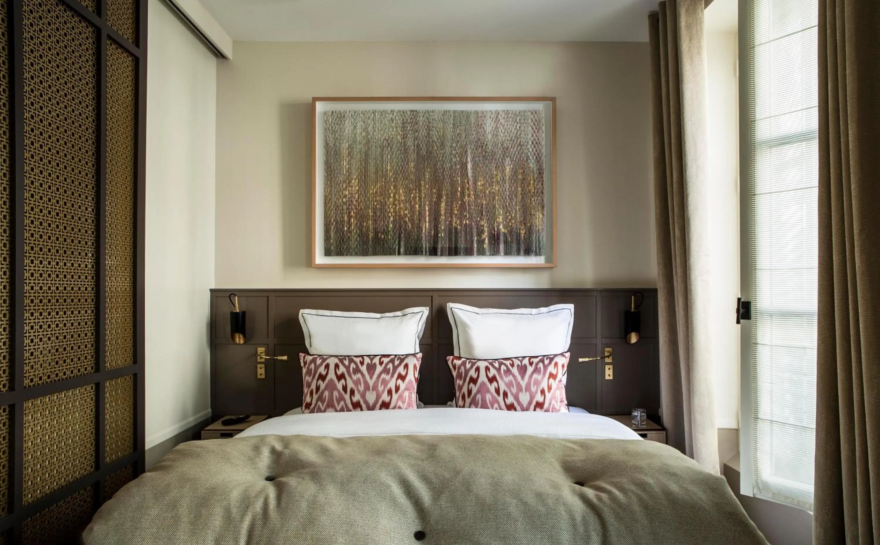 Bed in Hôtel La Tamise - Esprit de France