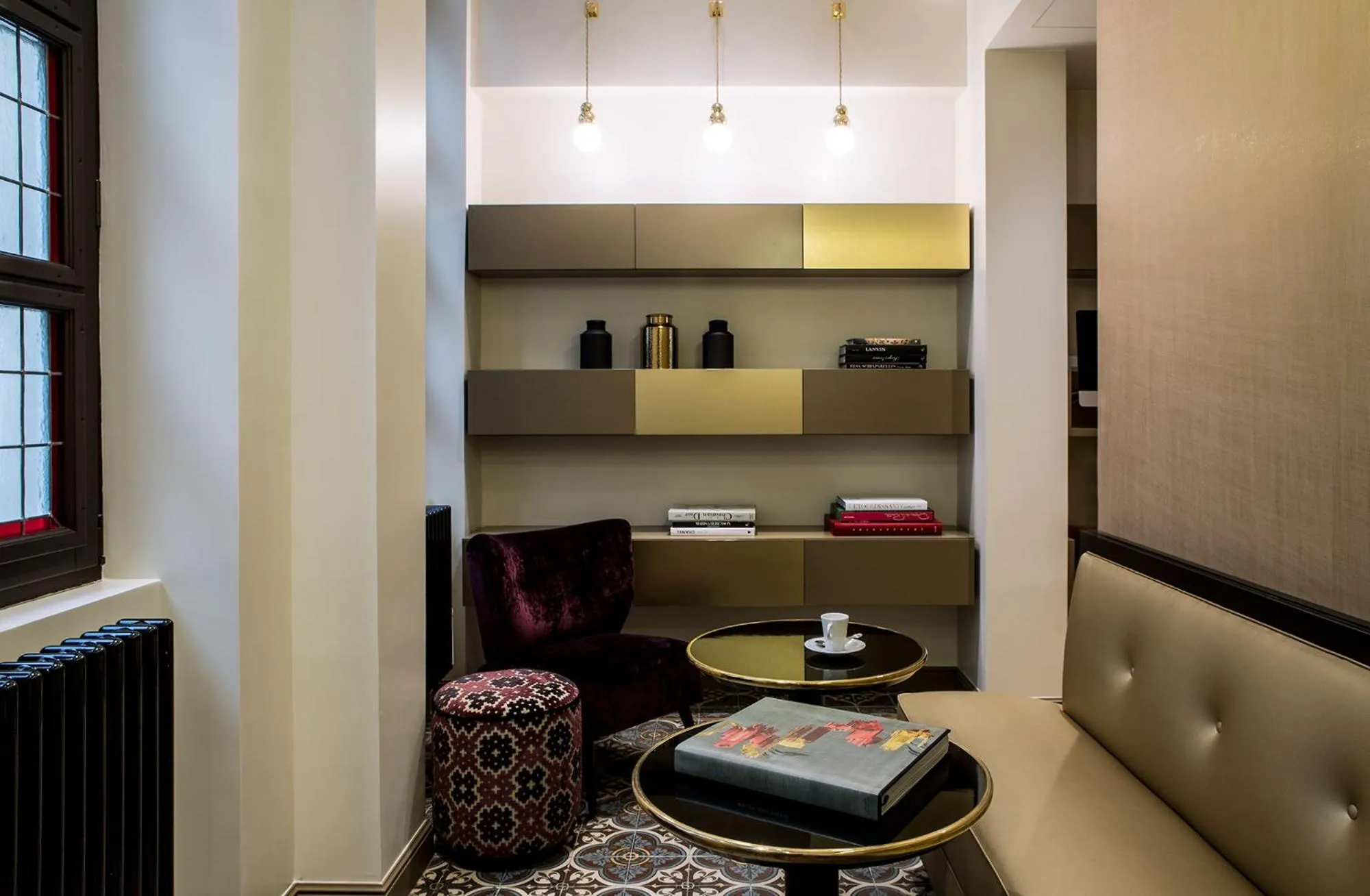 Library in Hôtel La Tamise - Esprit de France