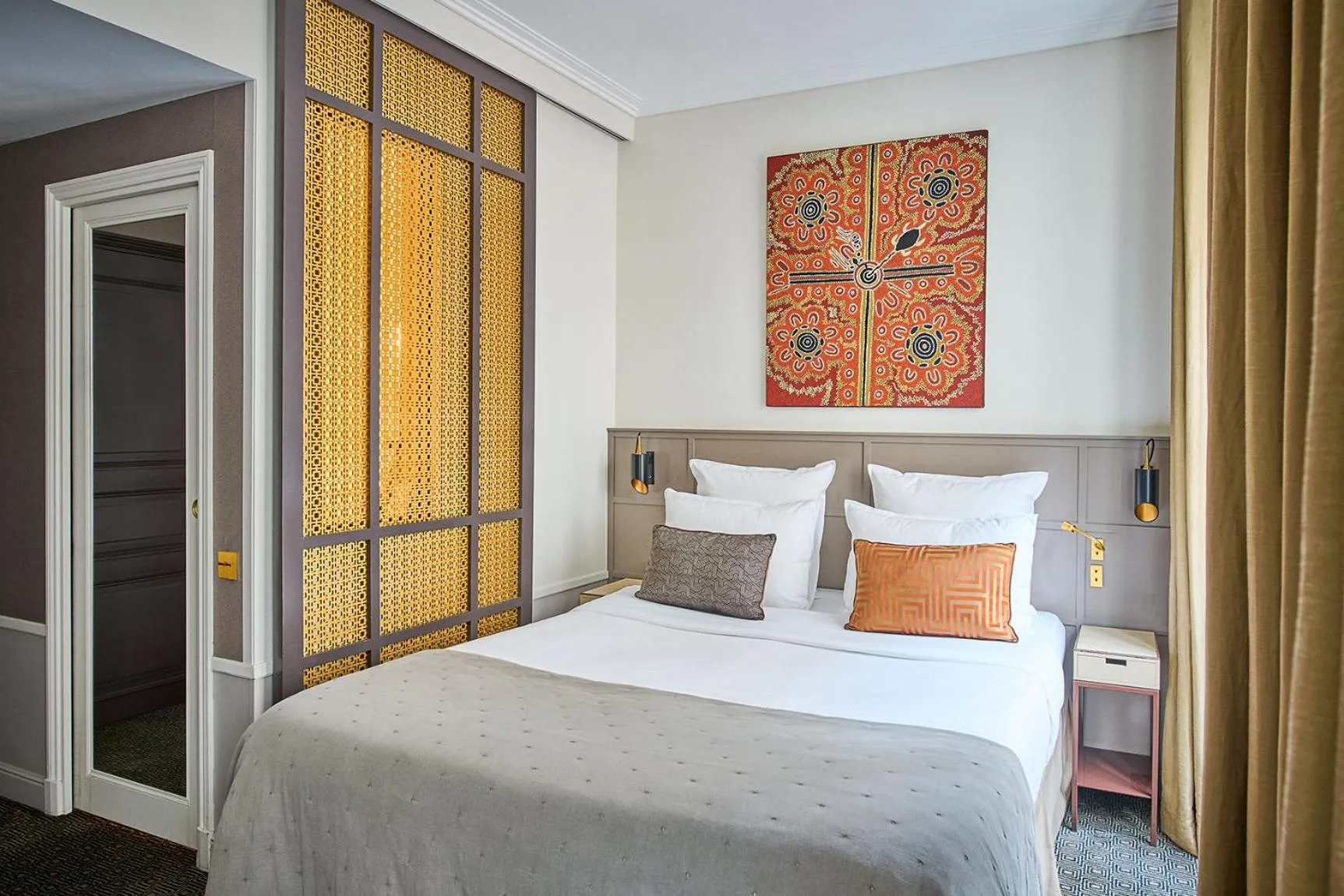 Bed in Hôtel La Tamise - Esprit de France