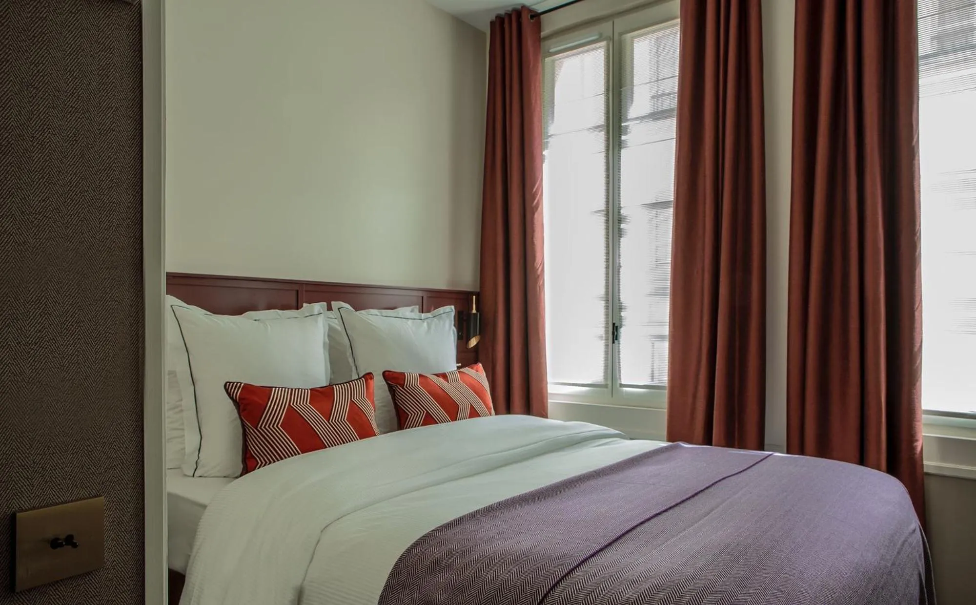 Bedroom, Bed in Hôtel La Tamise - Esprit de France