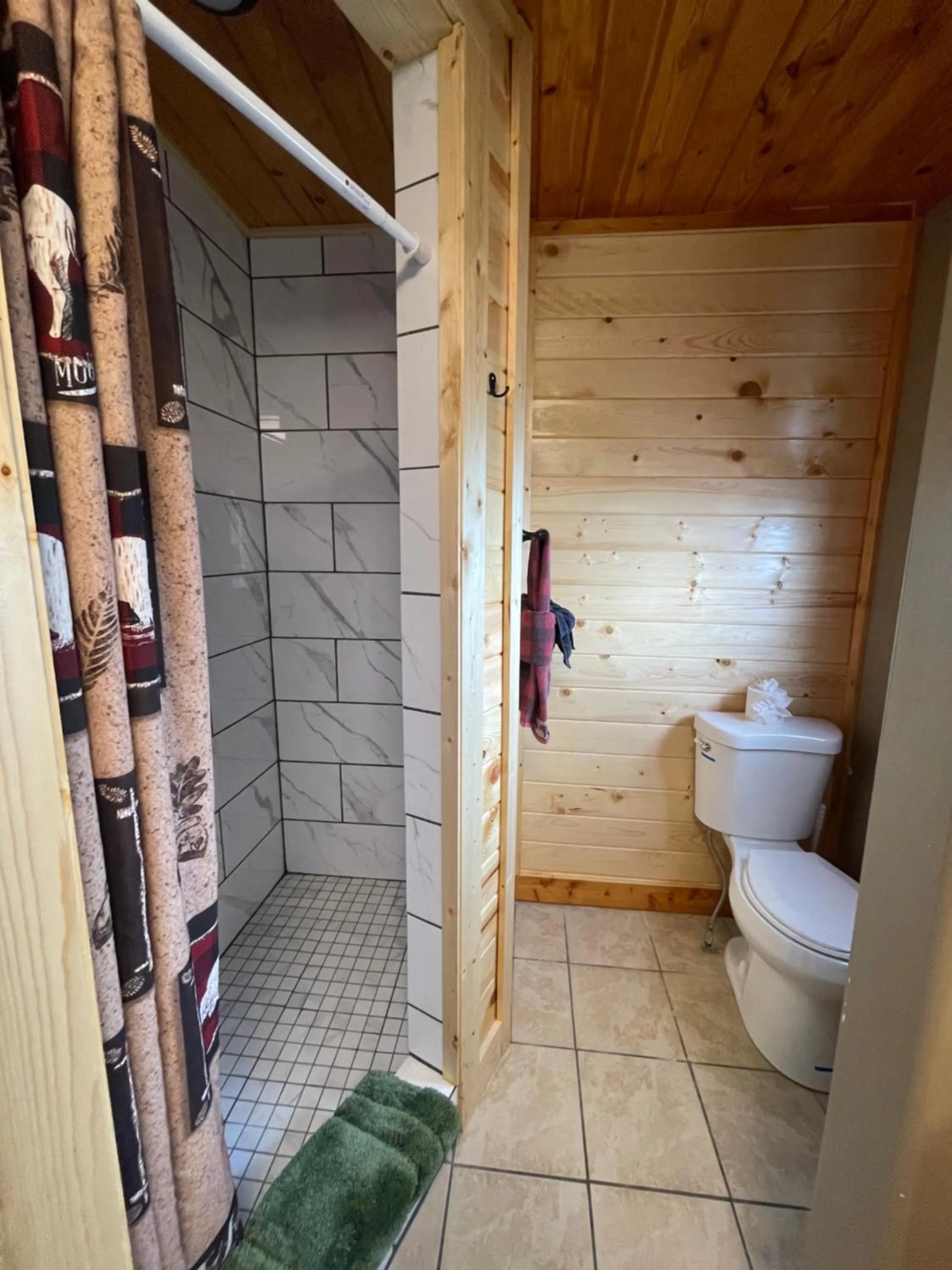 Bathroom in The Fishing Bear Lodge