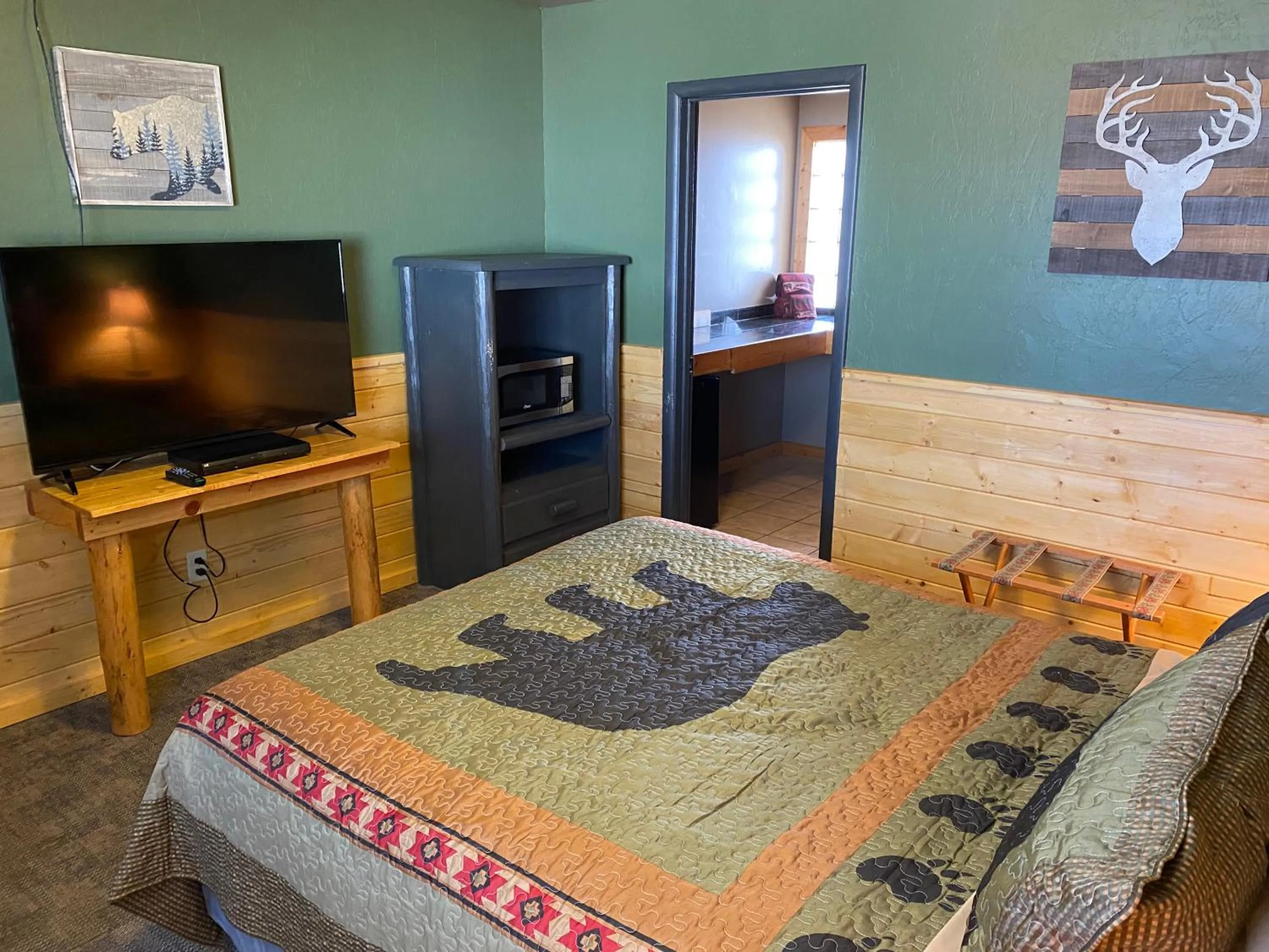 Bedroom, Bed in The Fishing Bear Lodge