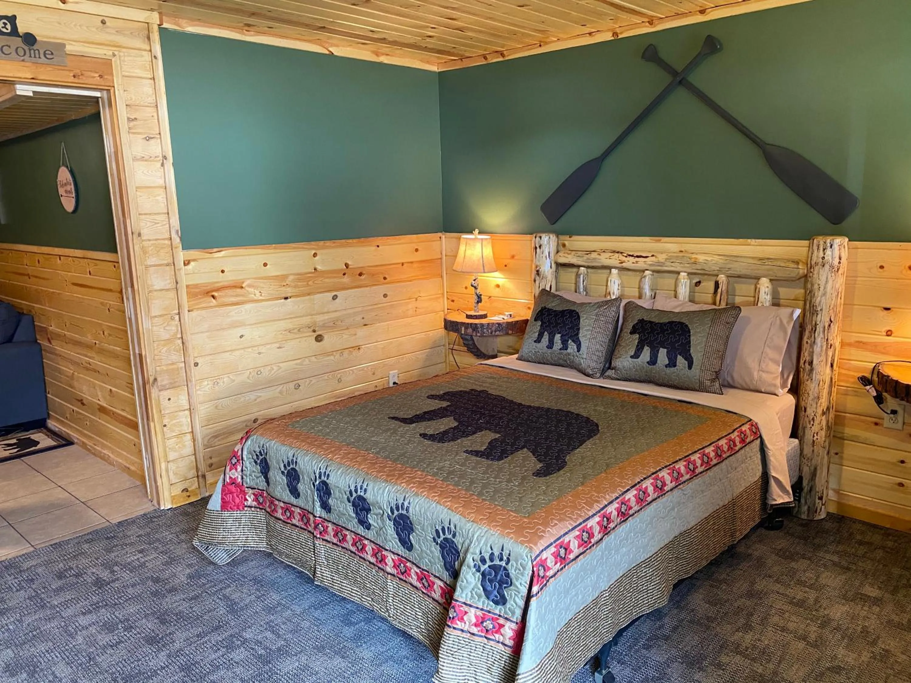Bedroom, Bed in The Fishing Bear Lodge