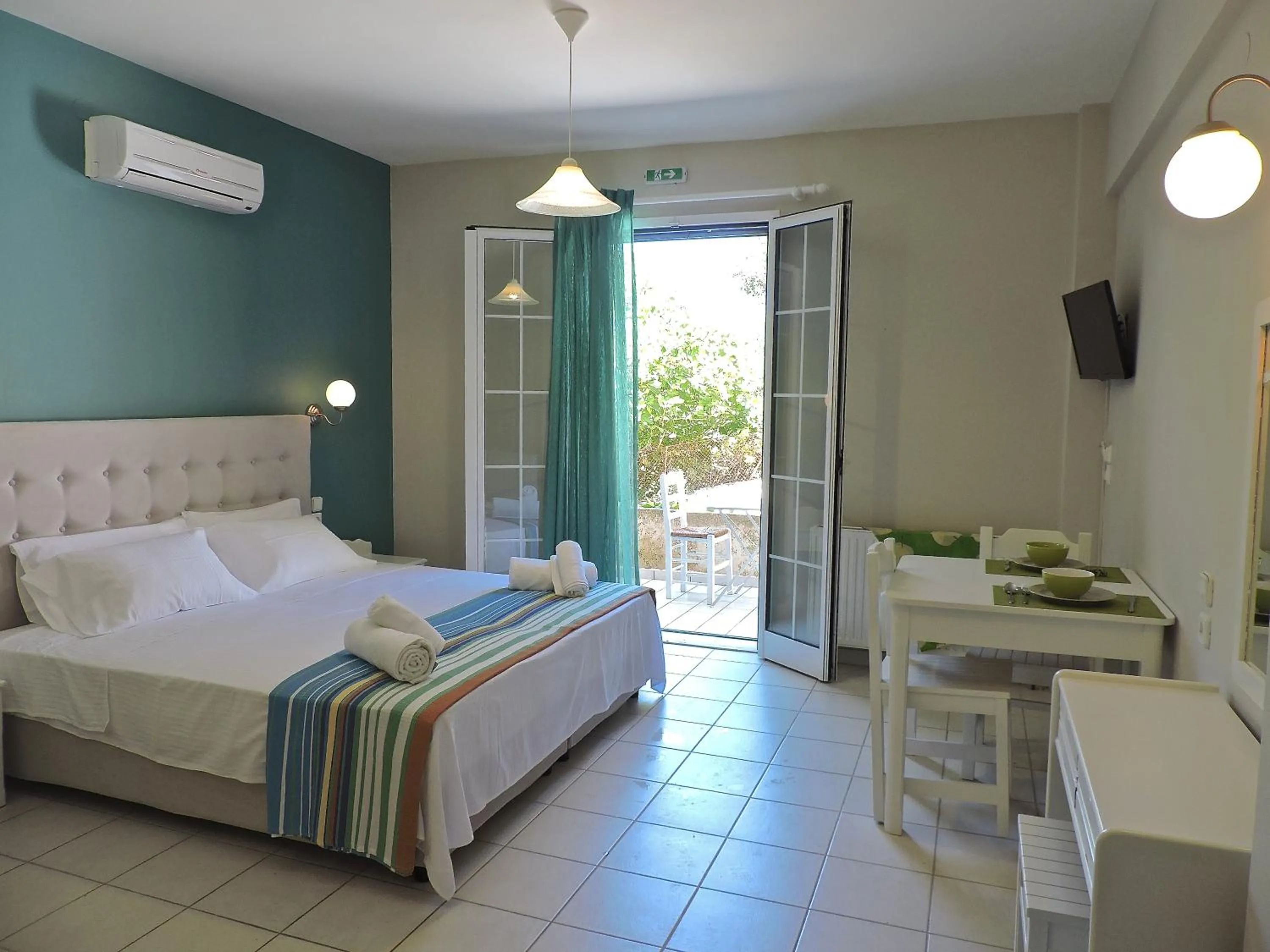 Photo of the whole room, Bed in Villa Theodora