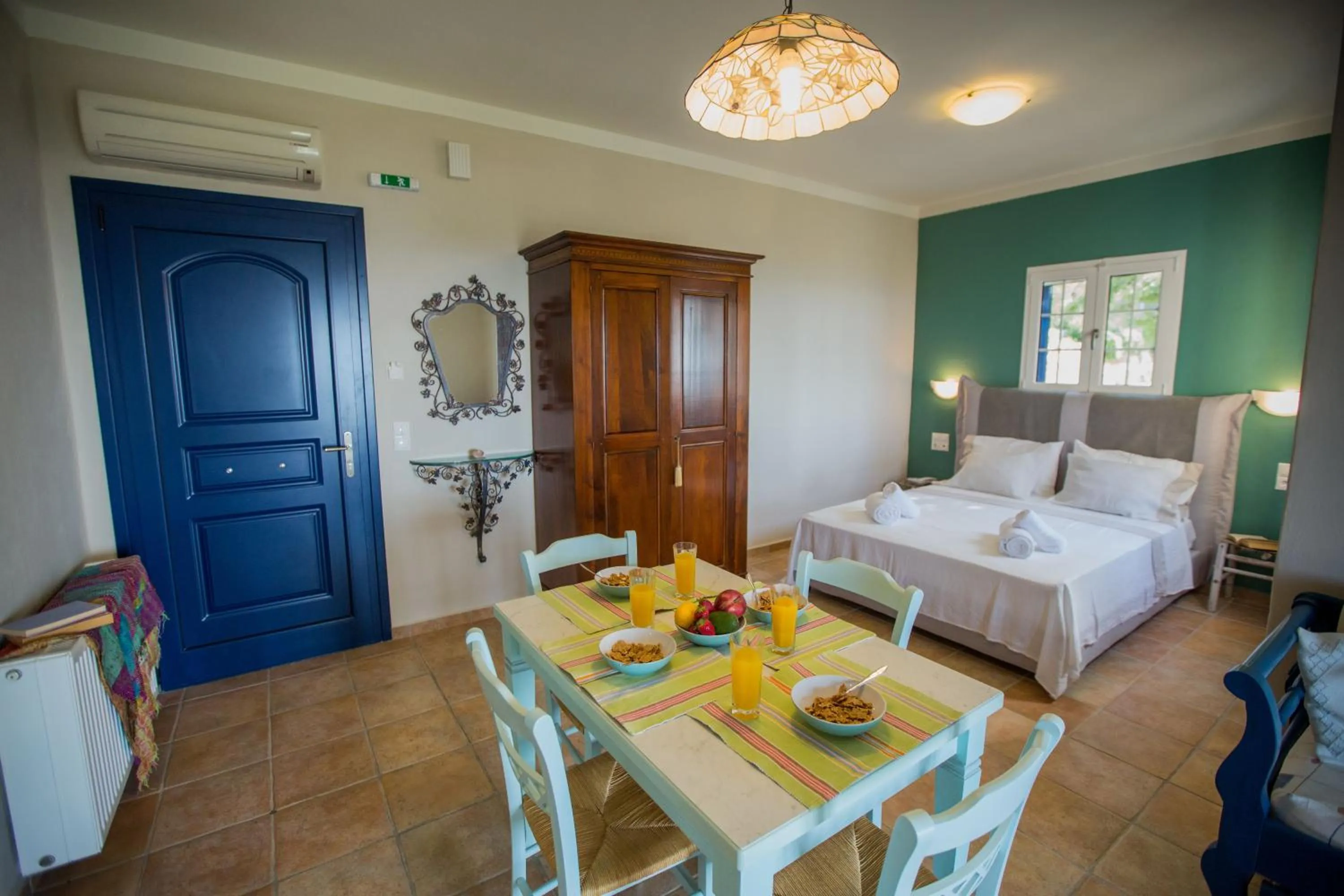 Photo of the whole room, Bed in Villa Theodora