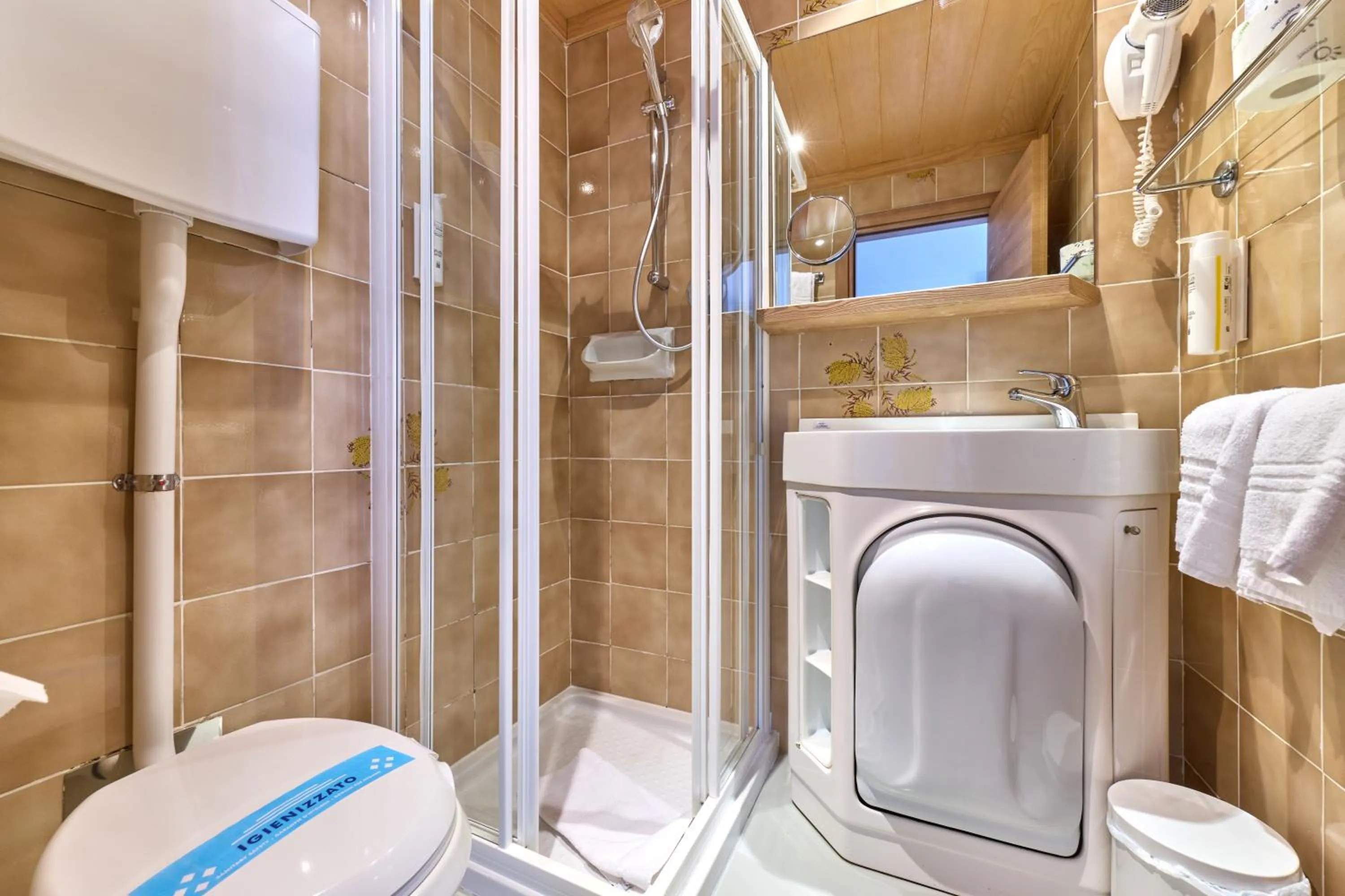 Bathroom in Hotel Luna Rossa